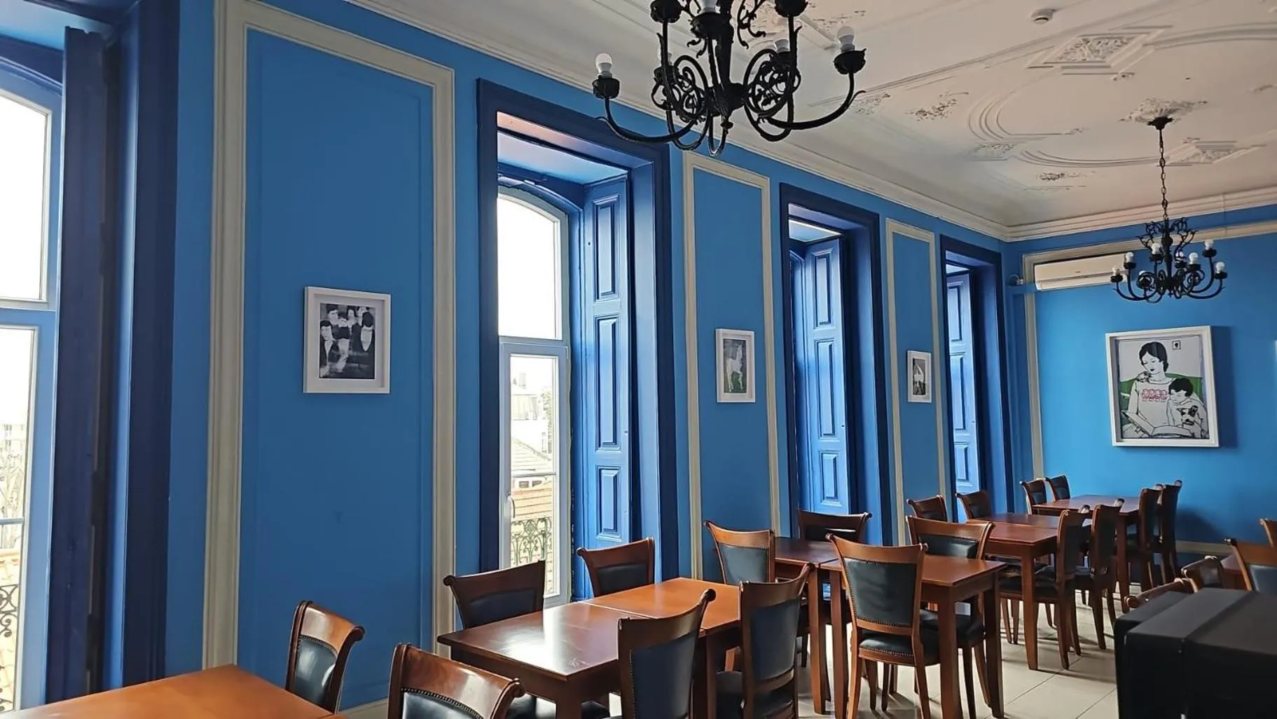 Breakfast in Pensão Londres