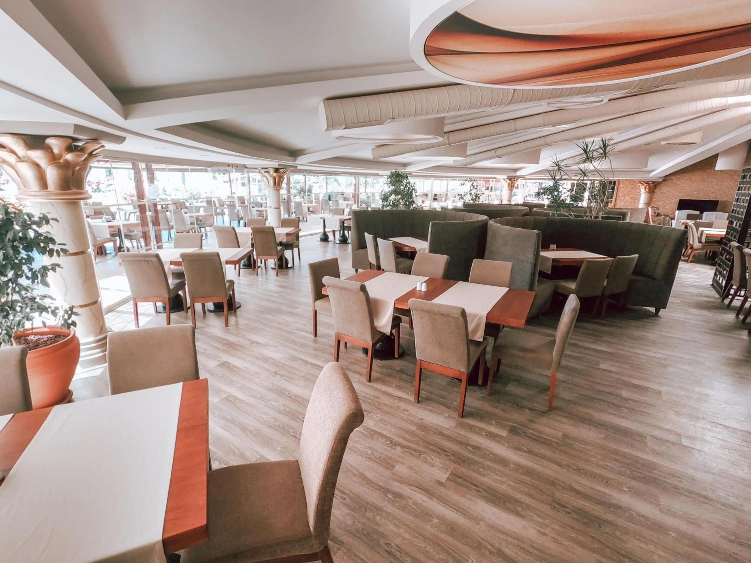 Restaurant/places to eat in Sianji Well-Being Resort