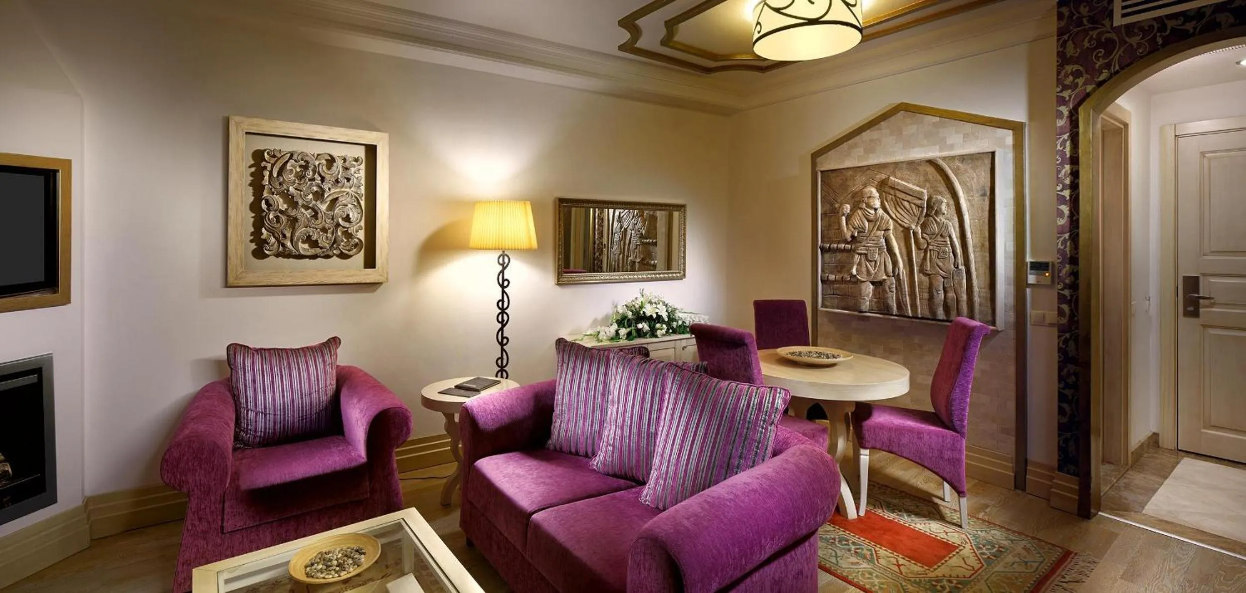 People in Sianji Well-Being Resort