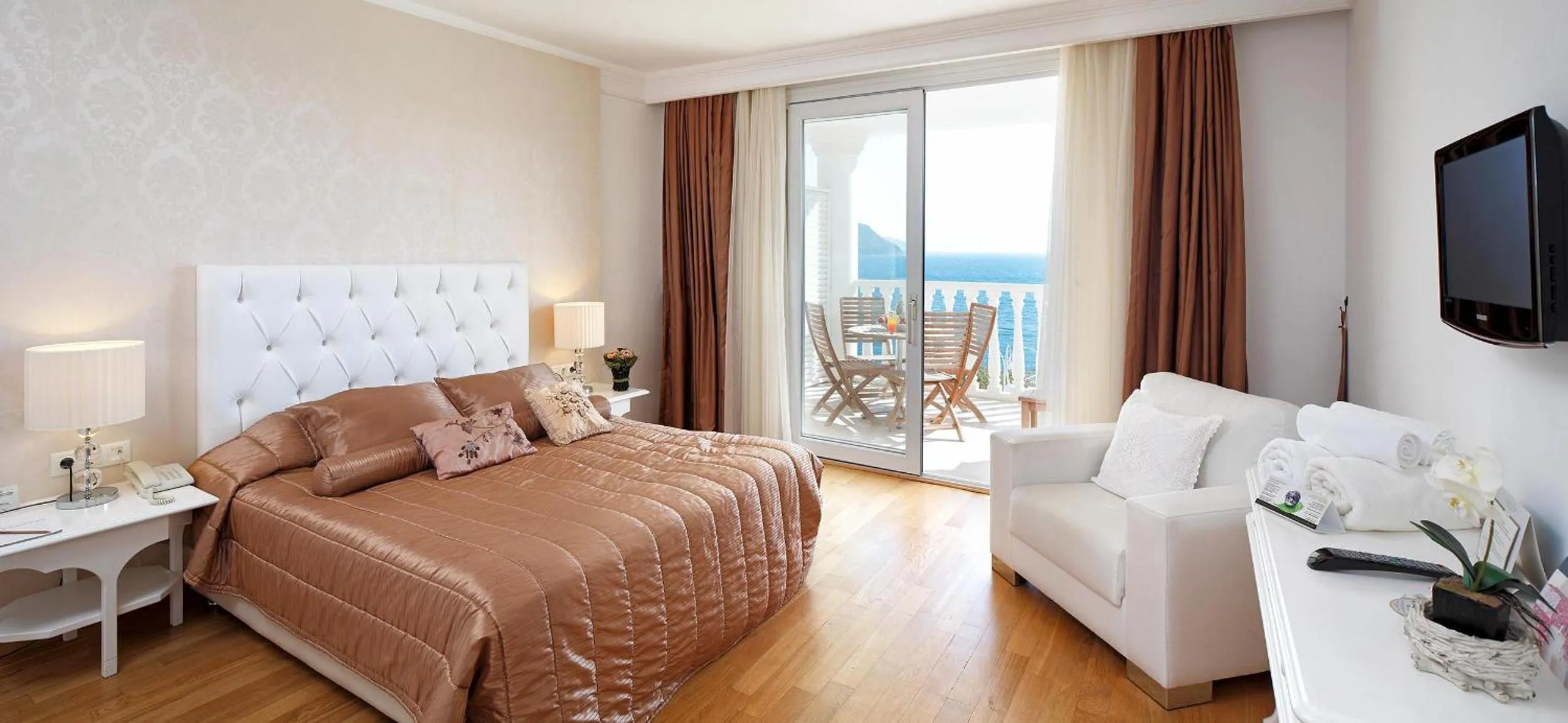 Bed in Sianji Well-Being Resort