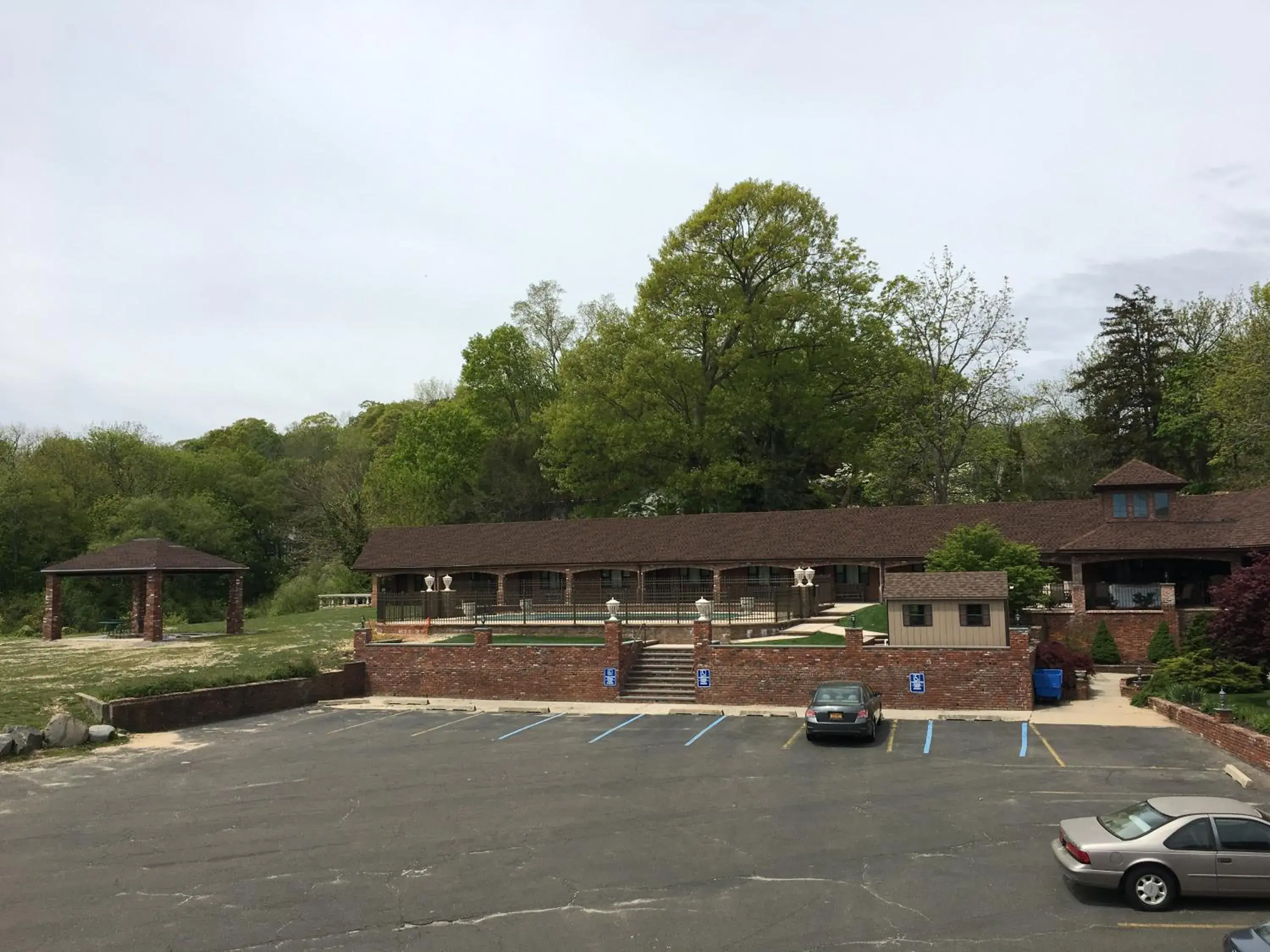 Property building in Chalet Inn & Suites Property building in Chalet Inn & Suites