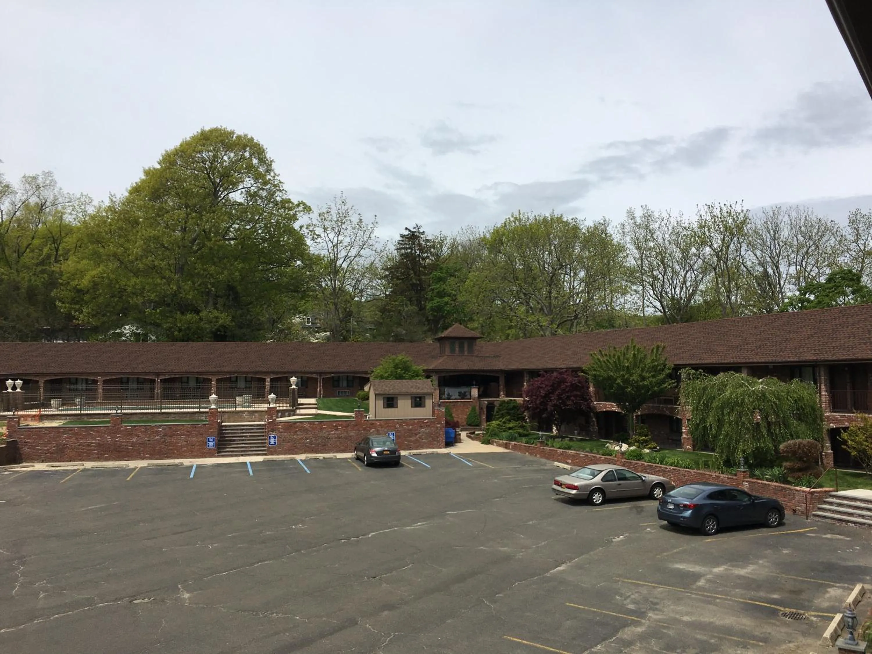 Facade/entrance in Chalet Inn & Suites