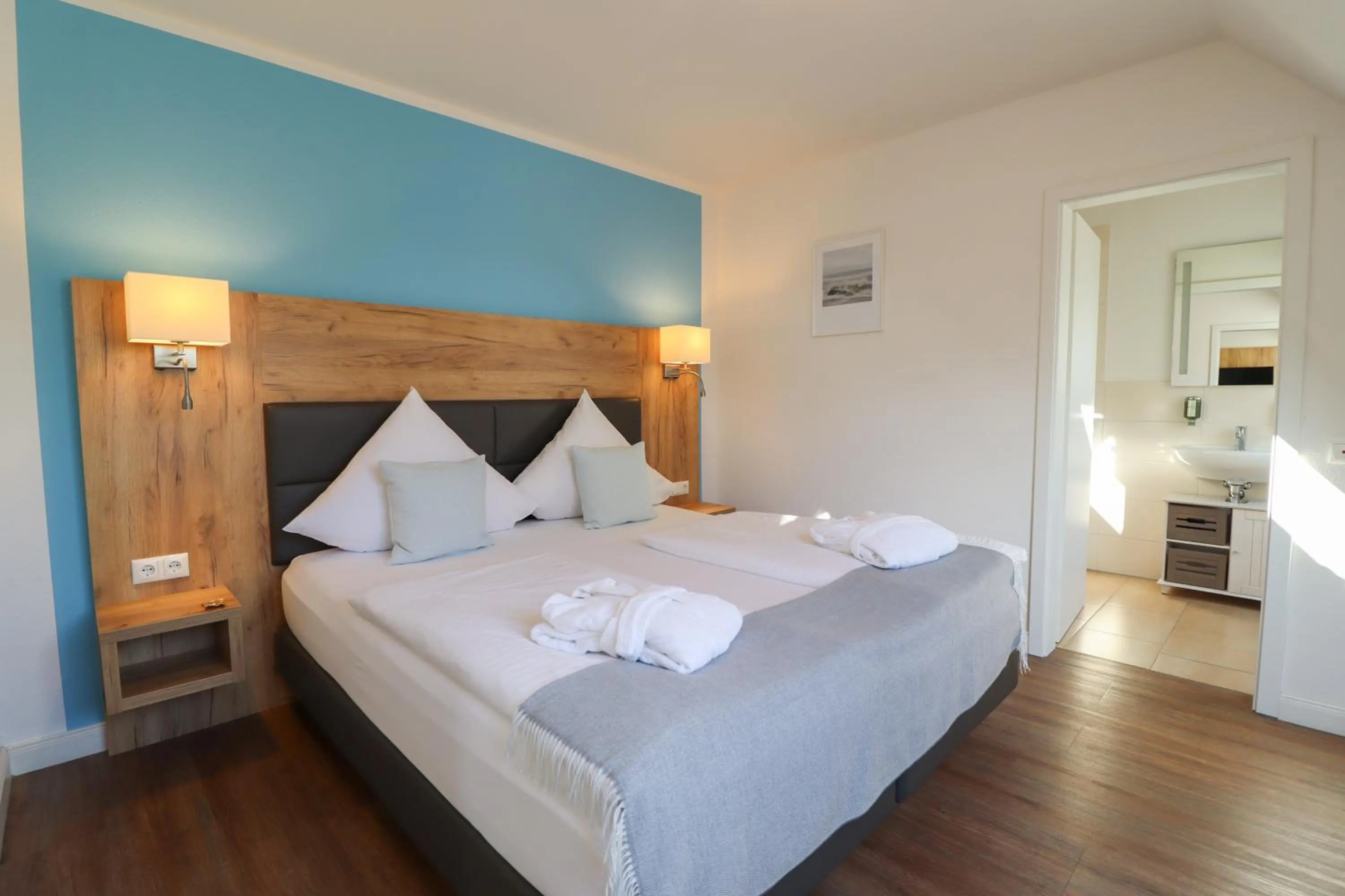 Photo of the whole room, Bed in Hotel Das kleine Glück - Adults Only