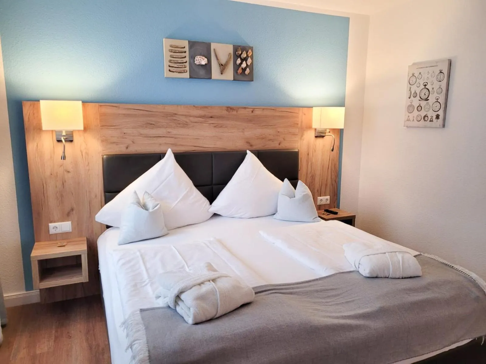 Photo of the whole room, Bed in Hotel Das kleine Glück - Adults Only