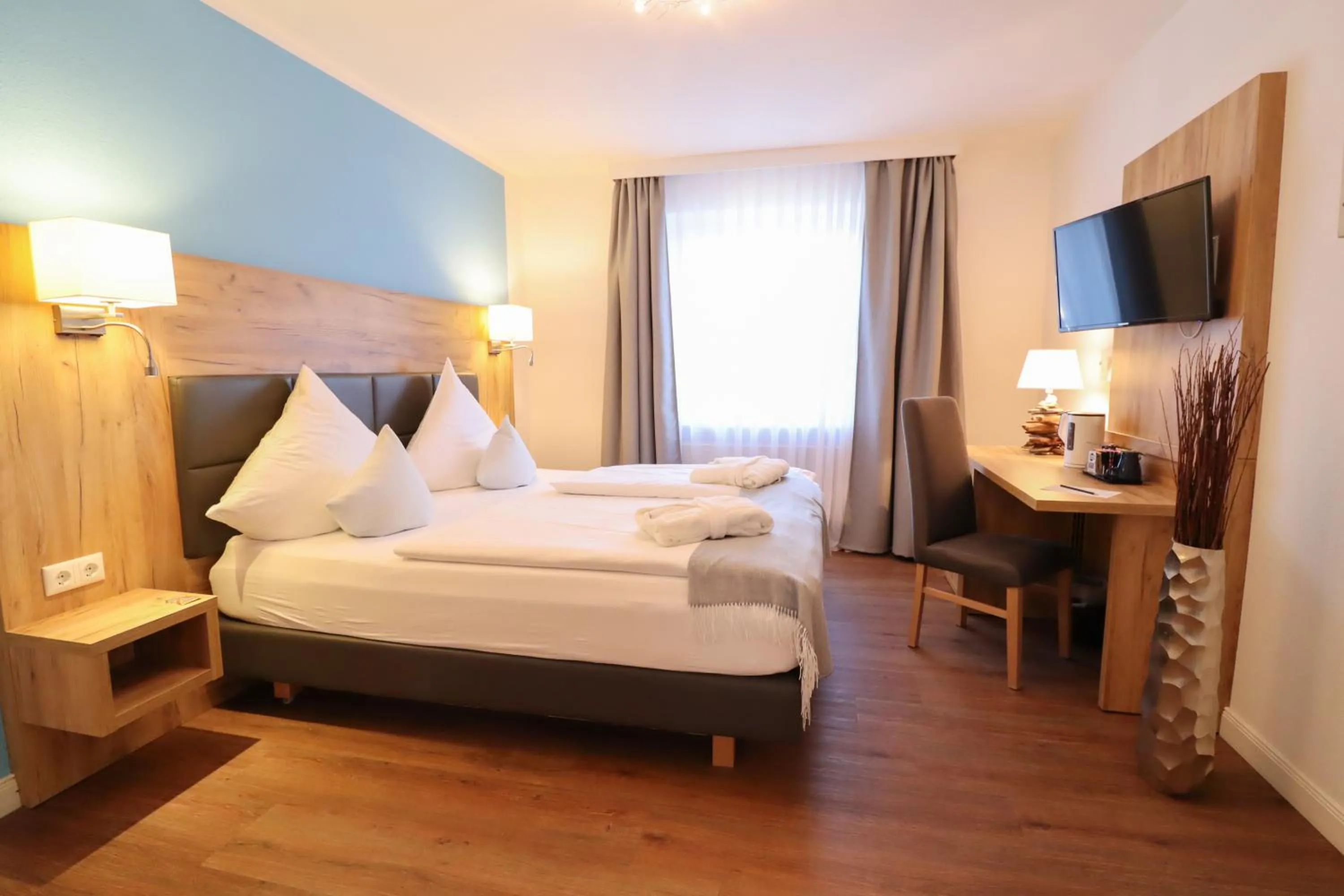 Photo of the whole room, Bed in Hotel Das kleine Glück - Adults Only