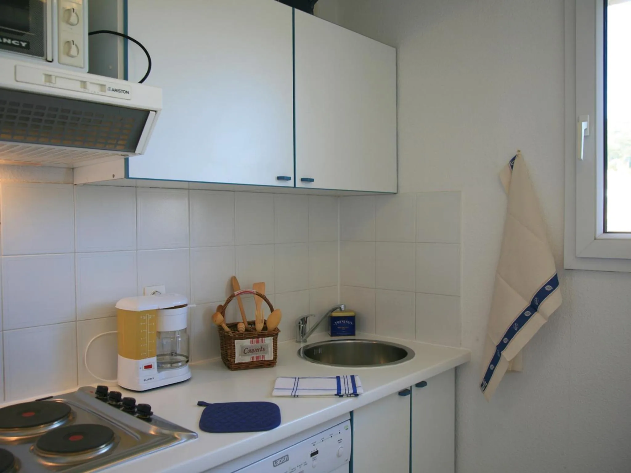 Kitchen or kitchenette in Lagrange Vacances Villa Barbara