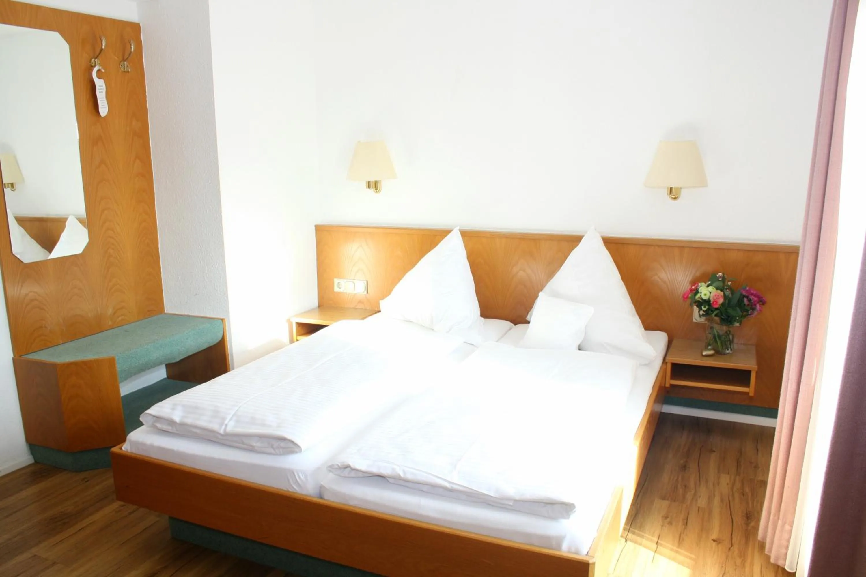 Bedroom, Bed in Hotel Landgasthof Grüner Baum