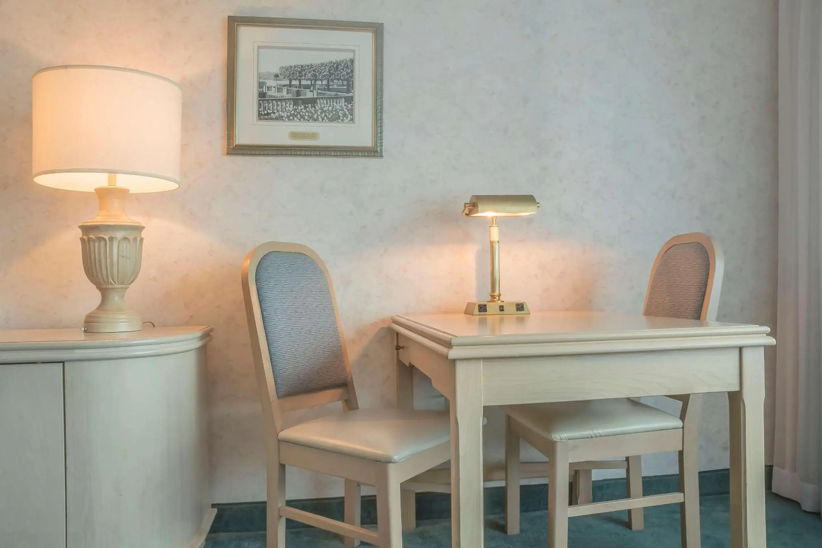 Bedroom in Rodeway Inn Fallsview Bedroom in Rodeway Inn Fallsview