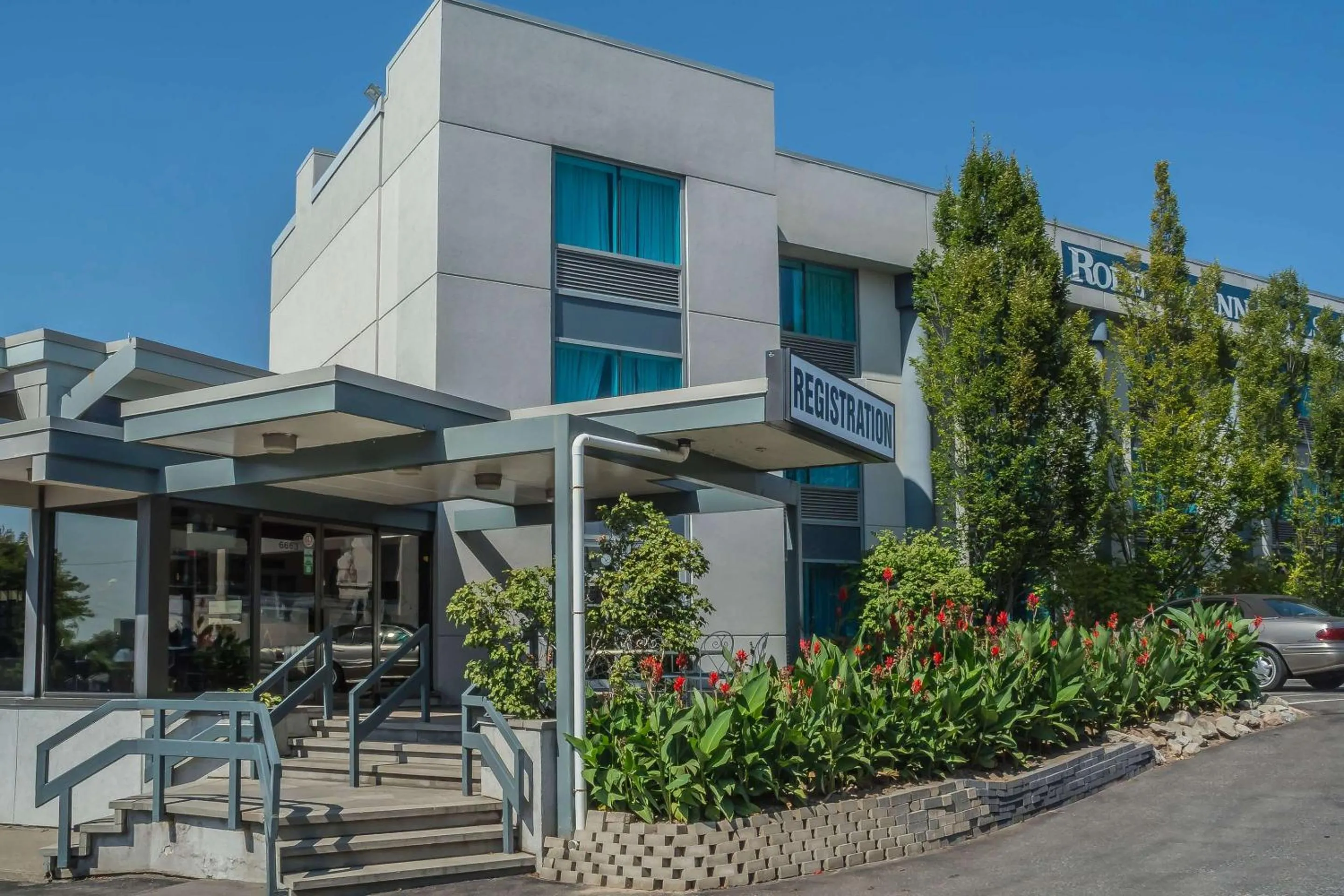 Property building in Rodeway Inn Fallsview