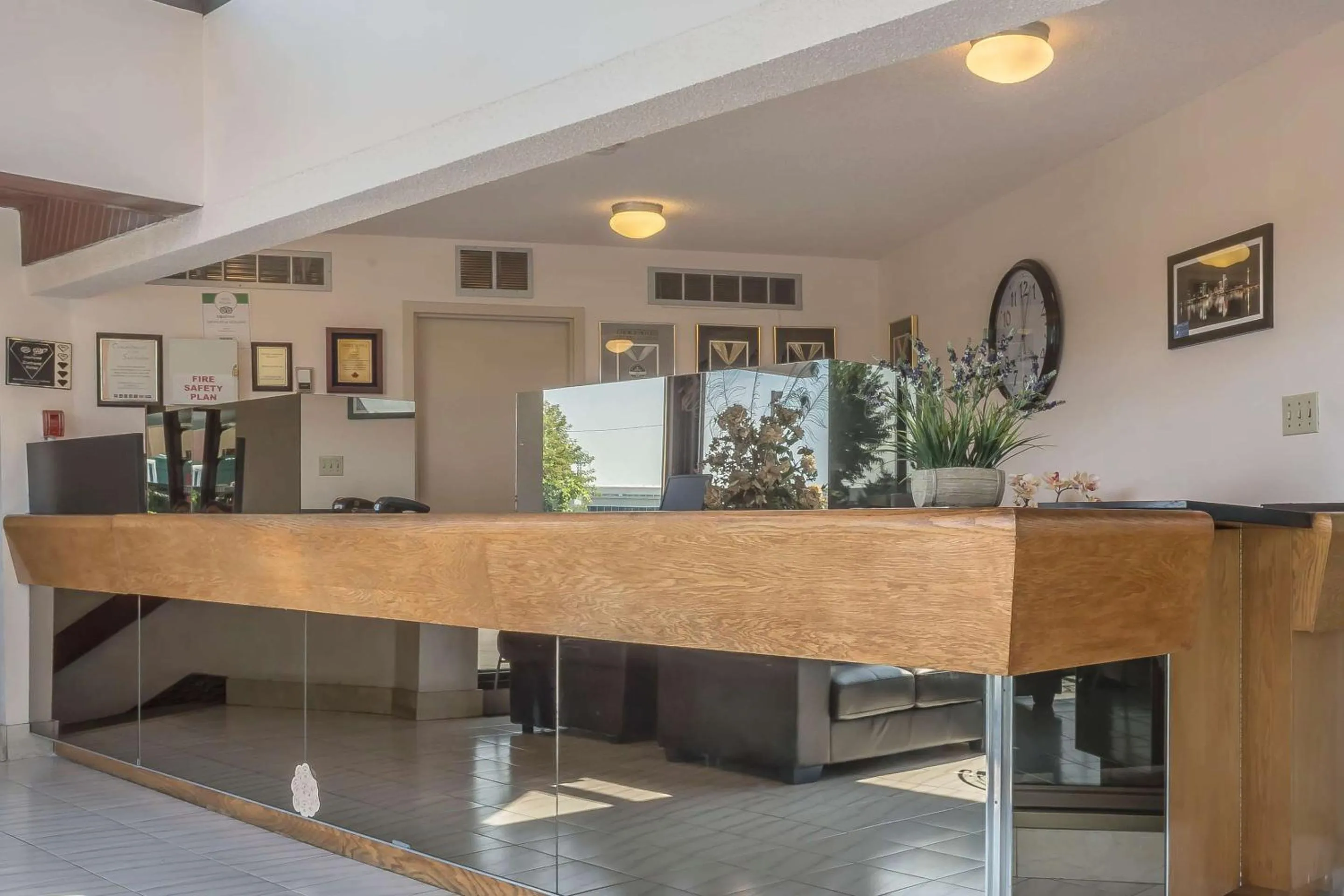 Lobby or reception in Rodeway Inn Fallsview