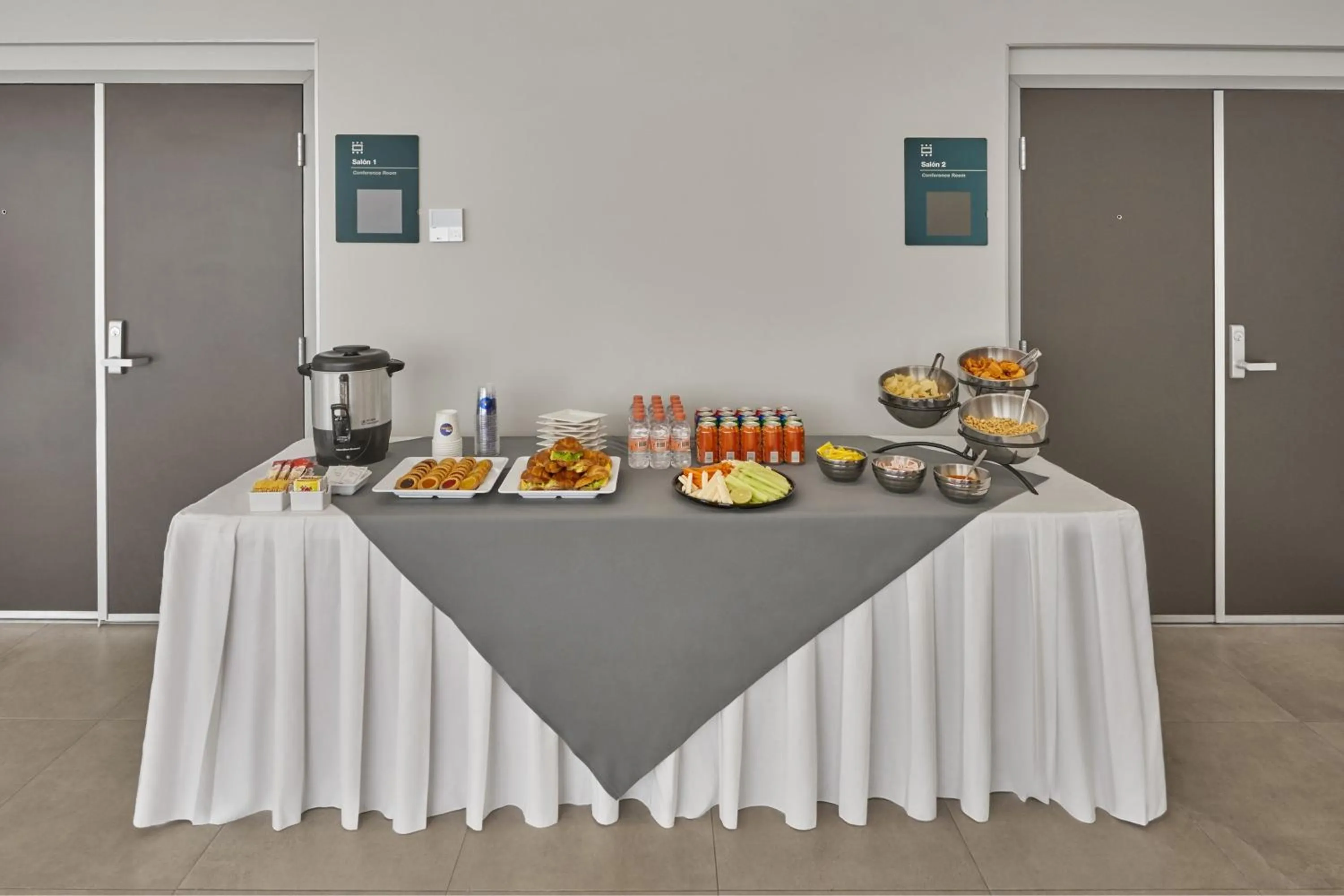 Meeting/conference room in City Express Junior by Marriott Puebla Angelopolis