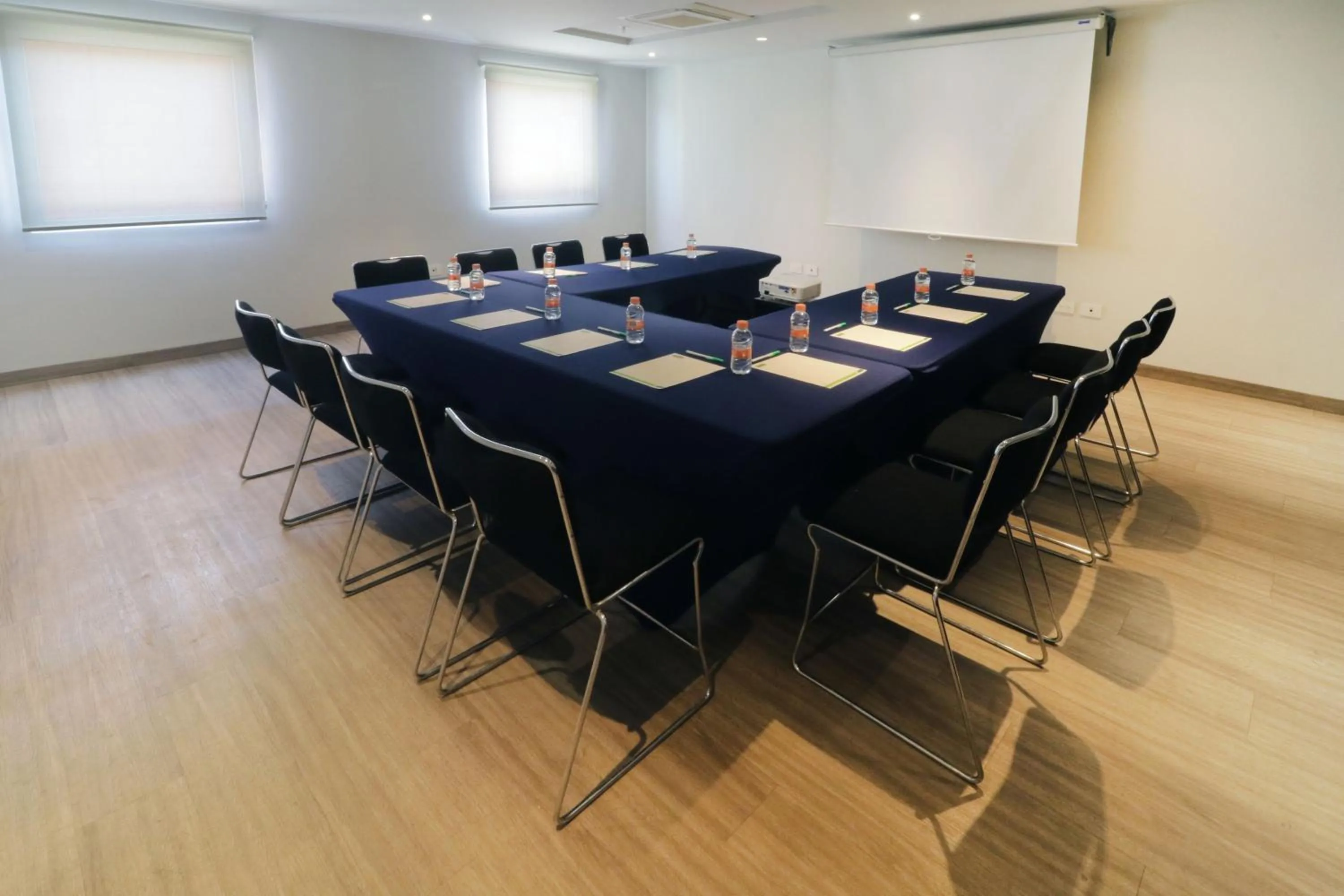 Meeting/conference room in City Express Junior by Marriott Puebla Angelopolis