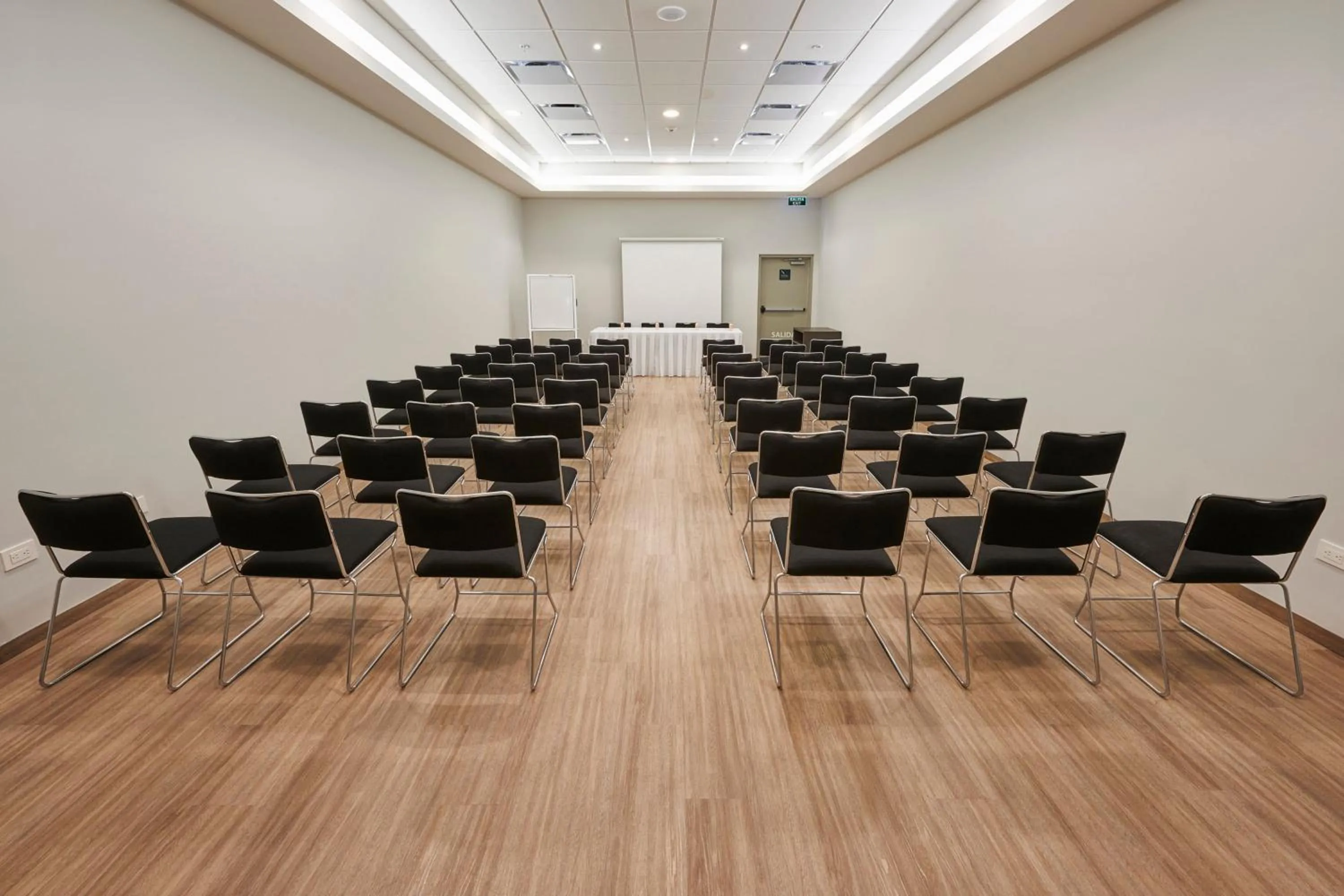Meeting/conference room in City Express Junior by Marriott Puebla Angelopolis