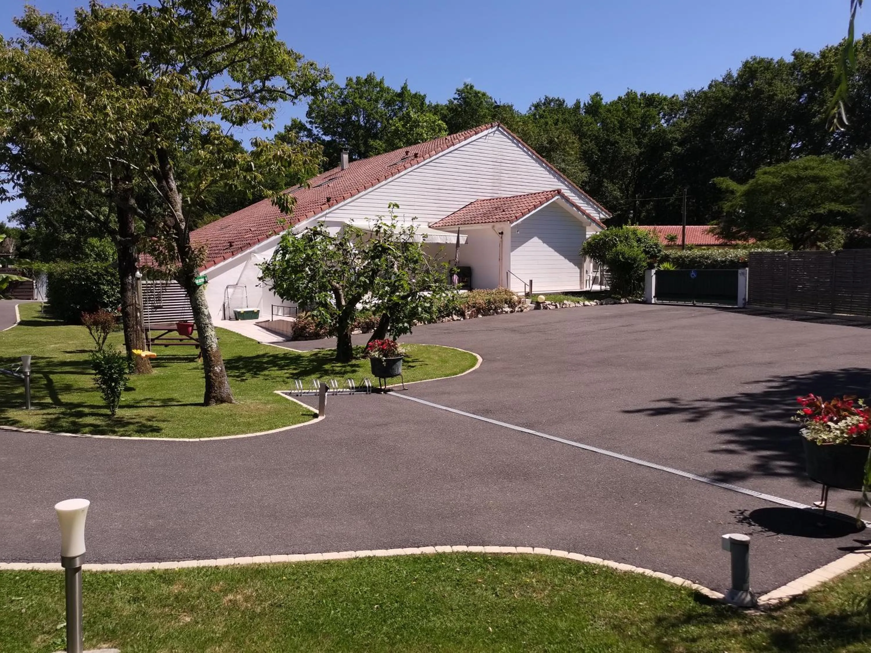 Property building in Au Petit Pédegouaty