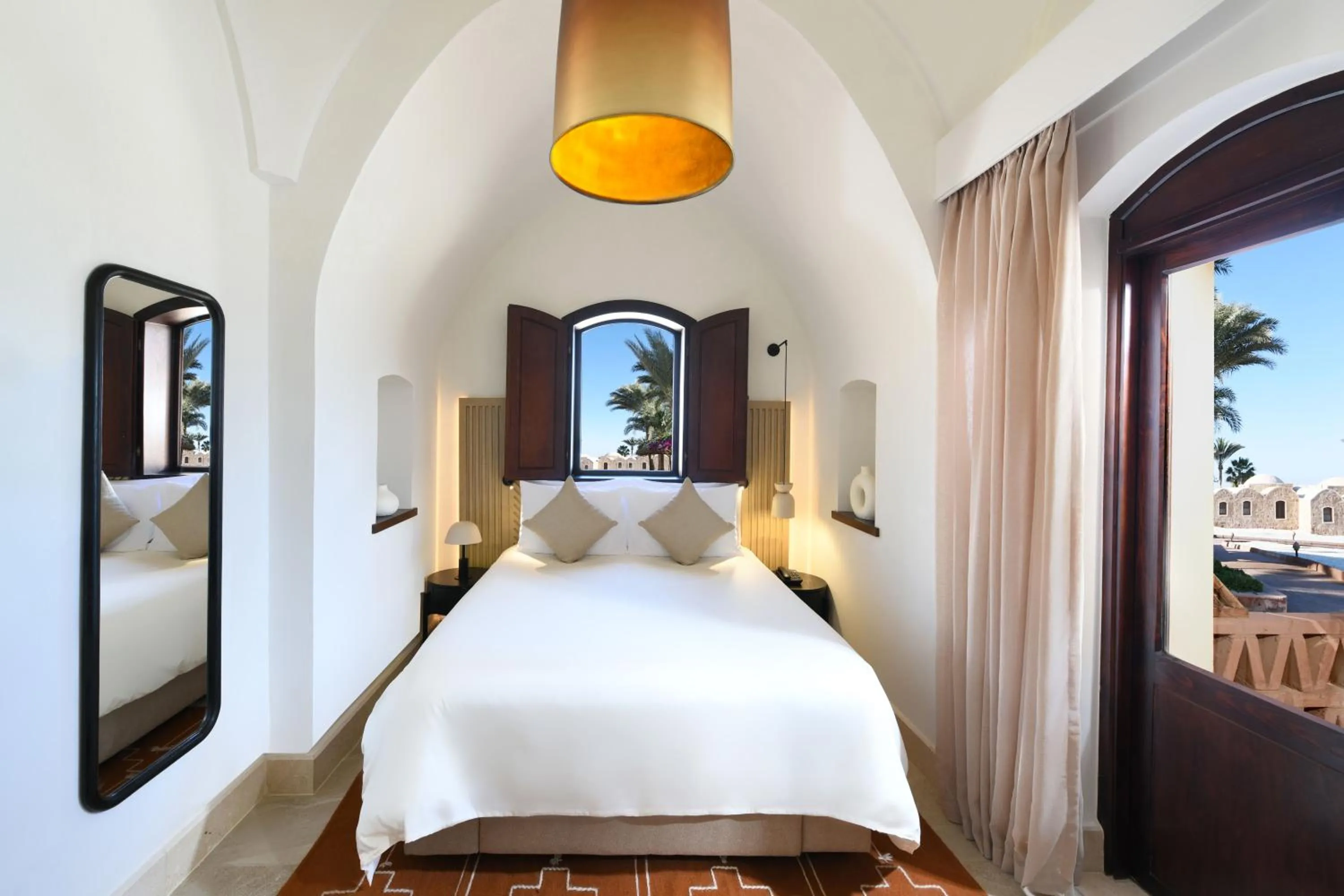 Bedroom, Bed in Movenpick Resort El Quseir