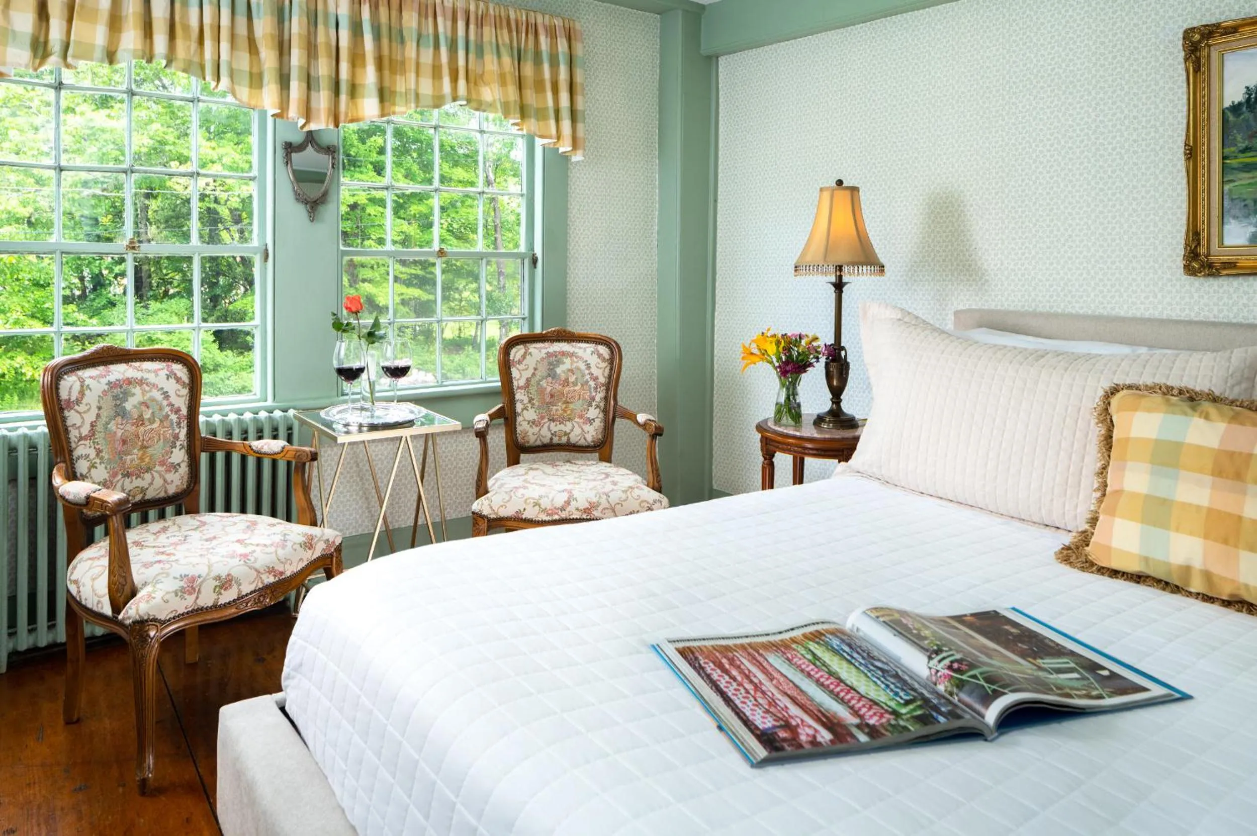 Bed in Waldo Emerson Inn