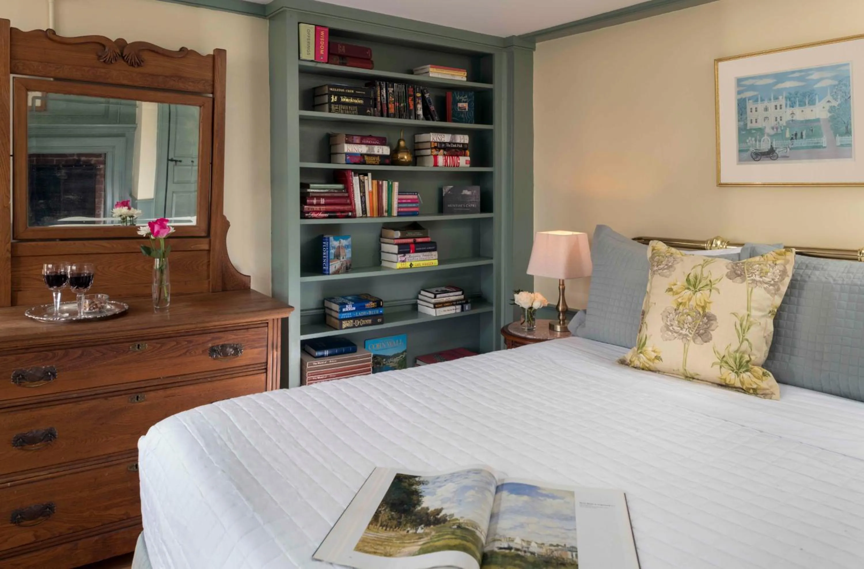 Decorative detail, Bed in Waldo Emerson Inn