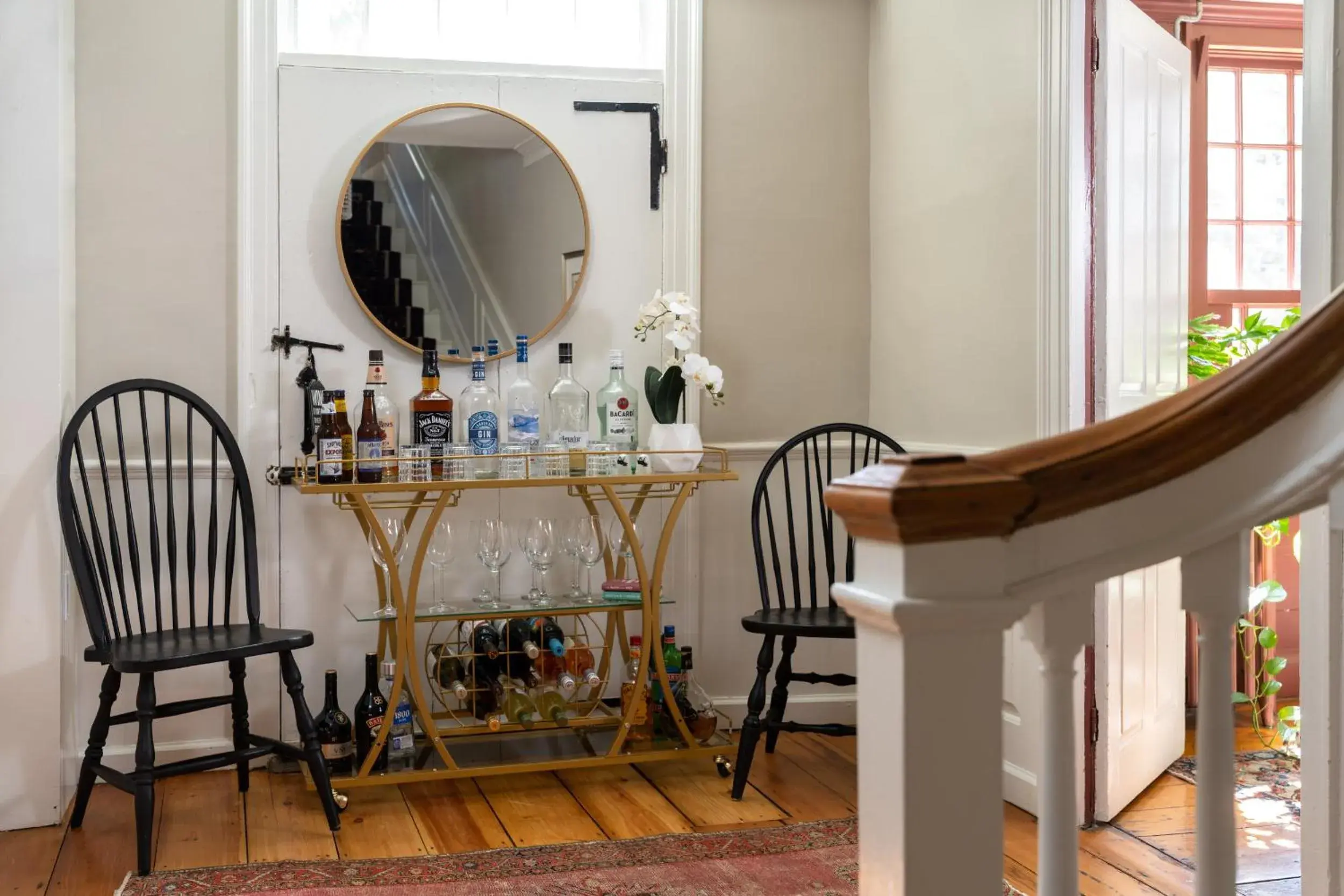 Lounge or bar in Waldo Emerson Inn Lounge or bar in Waldo Emerson Inn