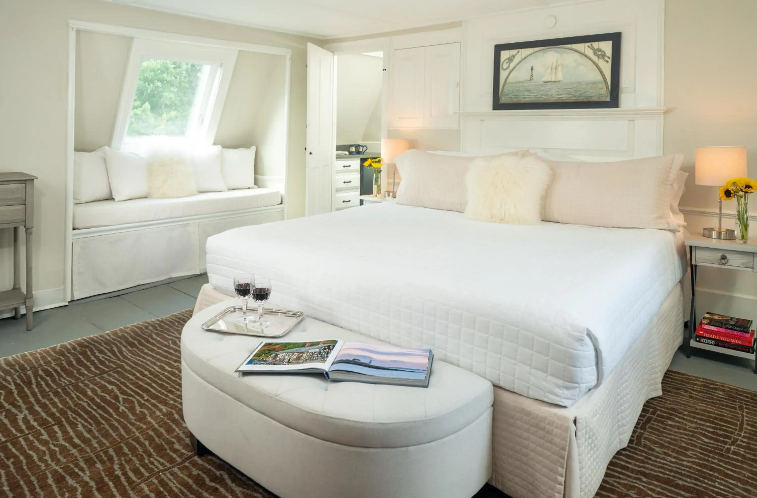 Bed in Waldo Emerson Inn Bed in Waldo Emerson Inn