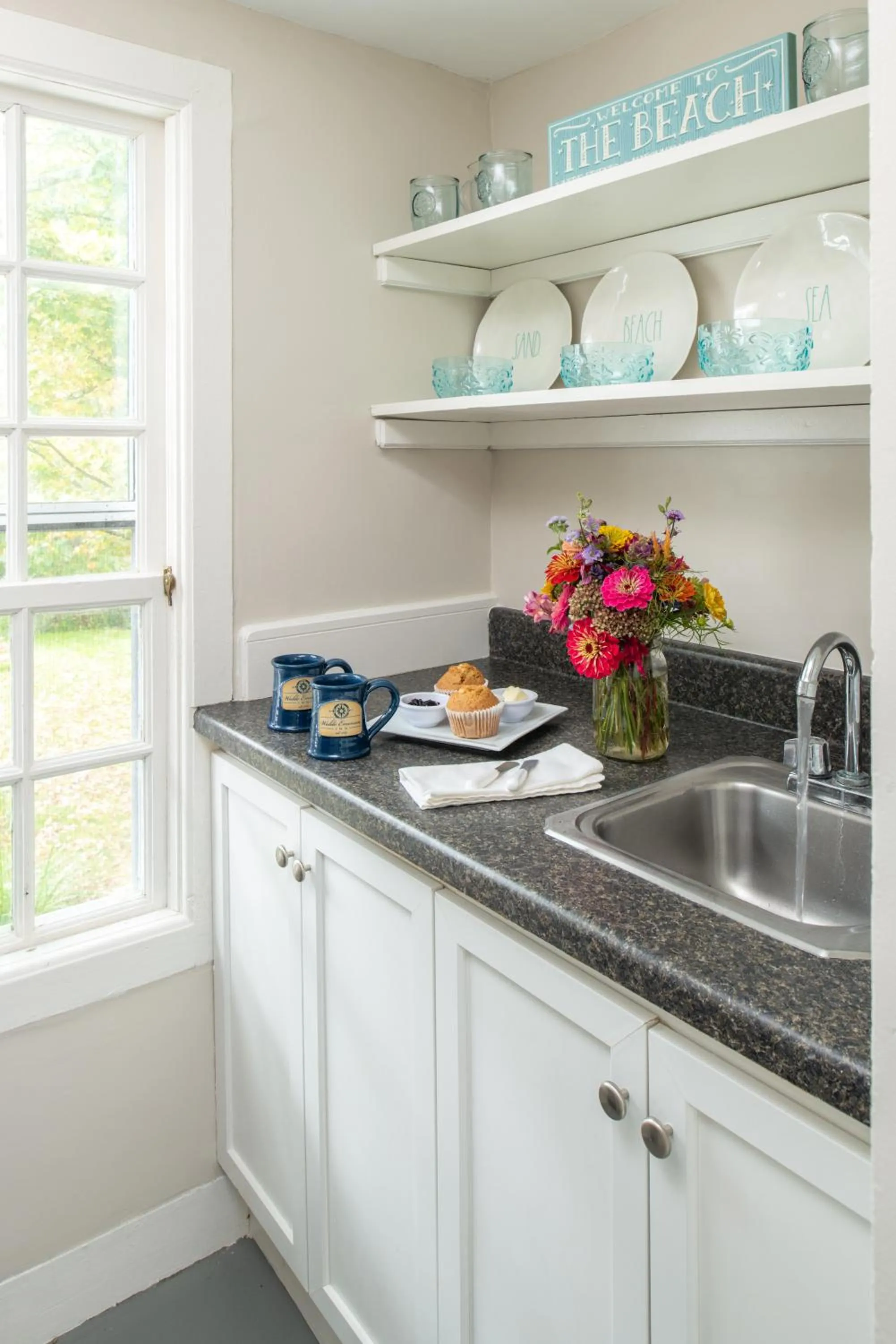 Kitchen or kitchenette in Waldo Emerson Inn