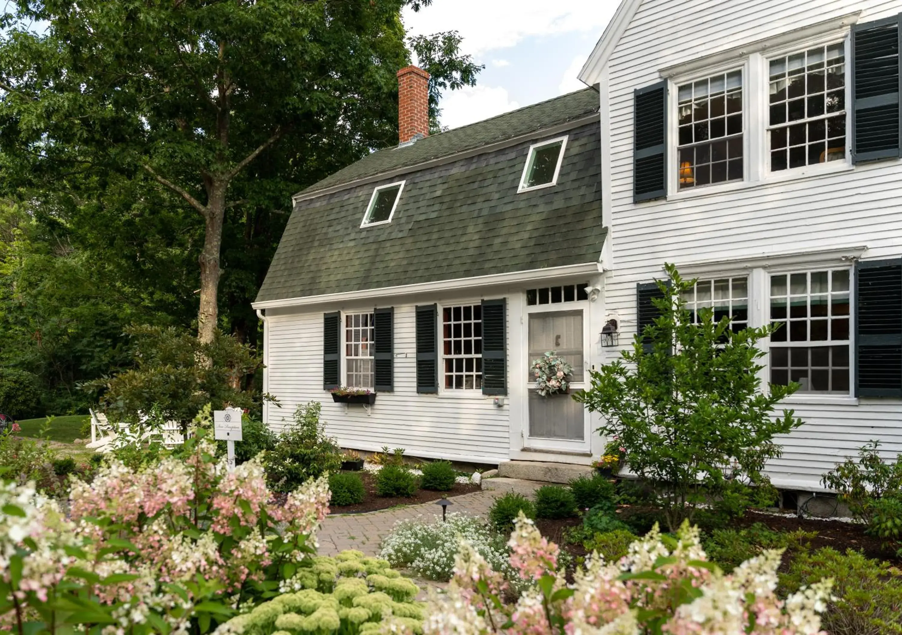 Property building in Waldo Emerson Inn Property building in Waldo Emerson Inn