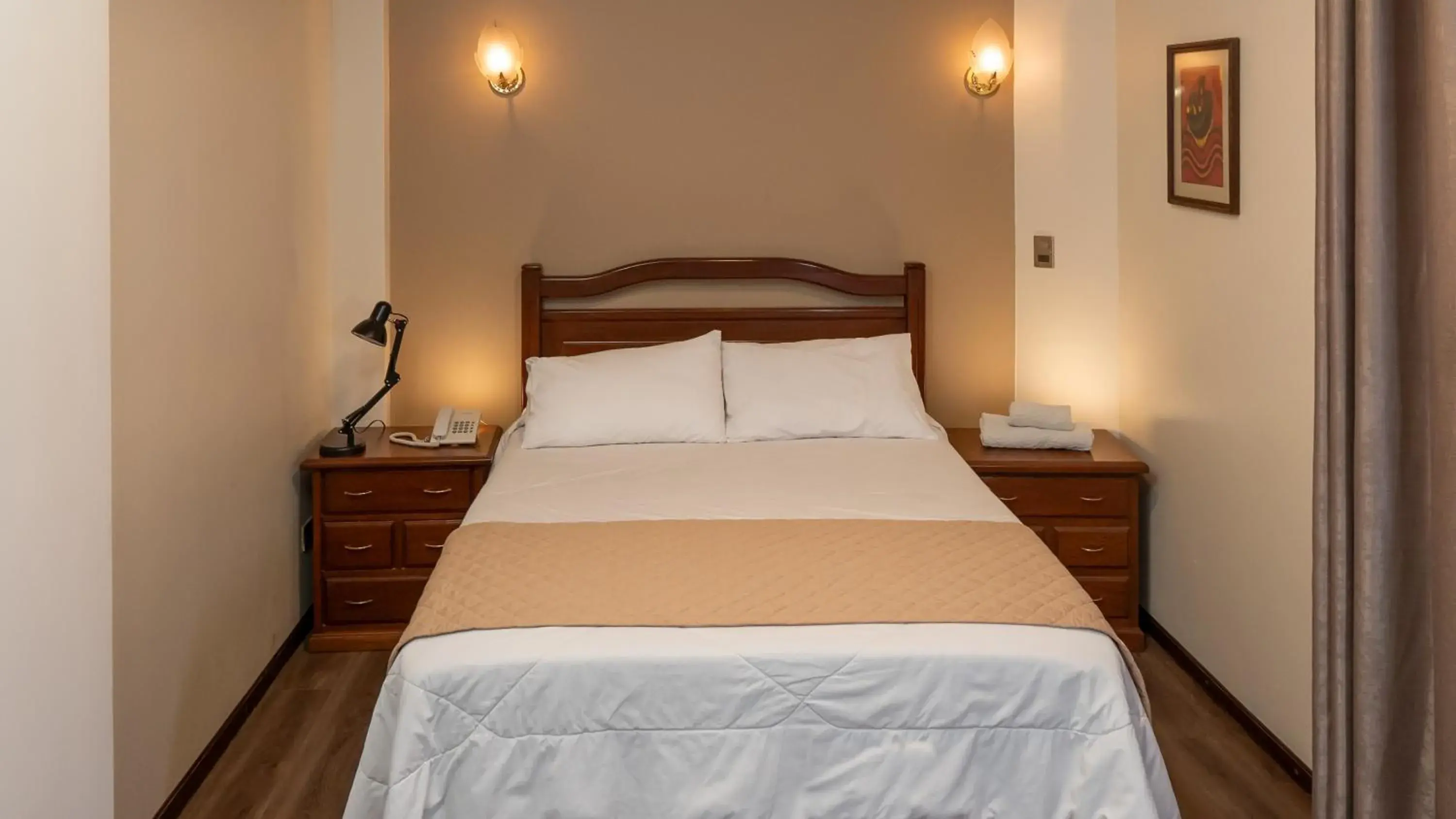 Deluxe Single Room in El Prado Hotel Deluxe Single Room in El Prado Hotel