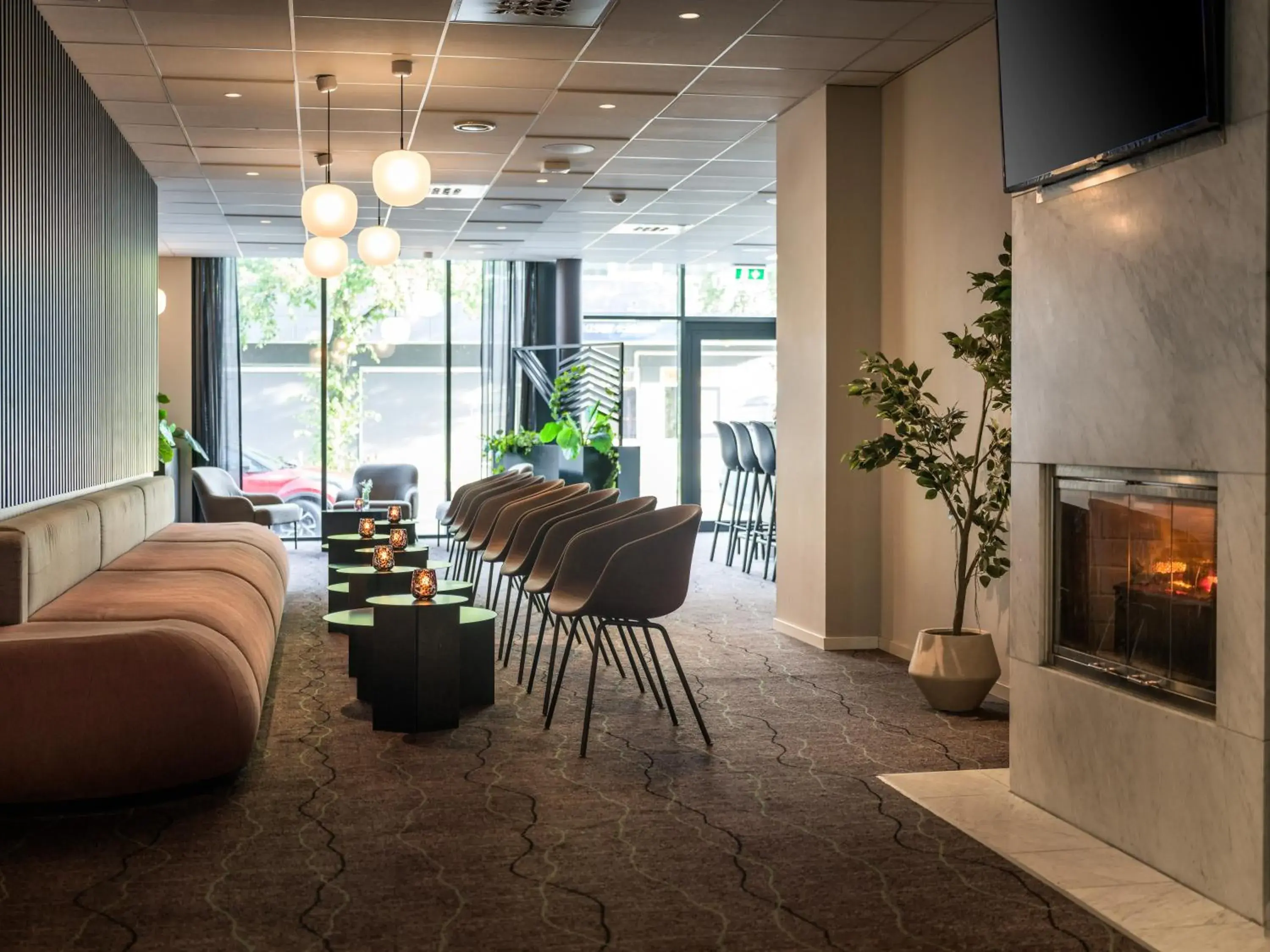 Lounge or bar in Quality Airport Hotel Værnes Lounge or bar in Quality Airport Hotel Værnes