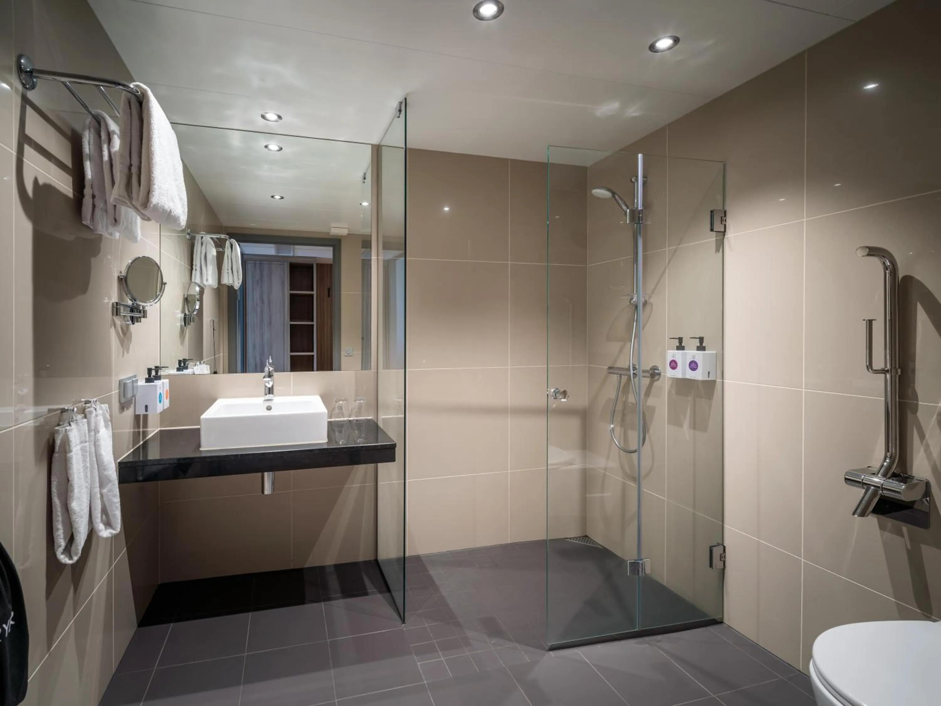 Bathroom in Quality Airport Hotel Værnes