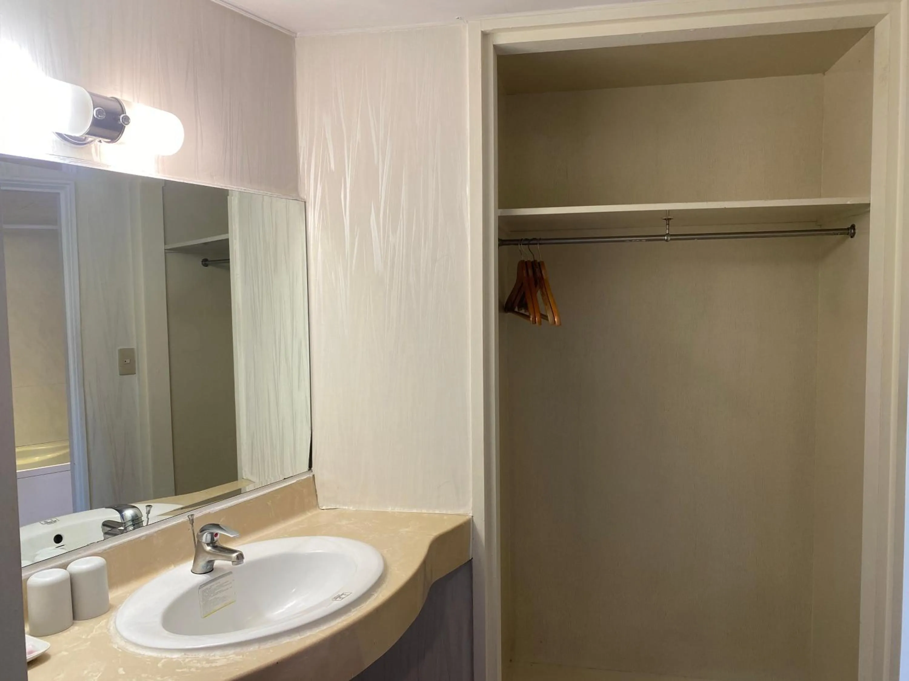 wardrobe in Ximen Relite Hotel