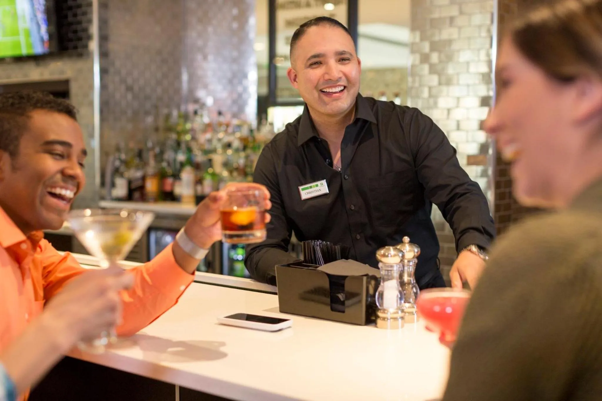 Lounge or bar in Holiday Inn Queenstown Frankton Road by IHG
