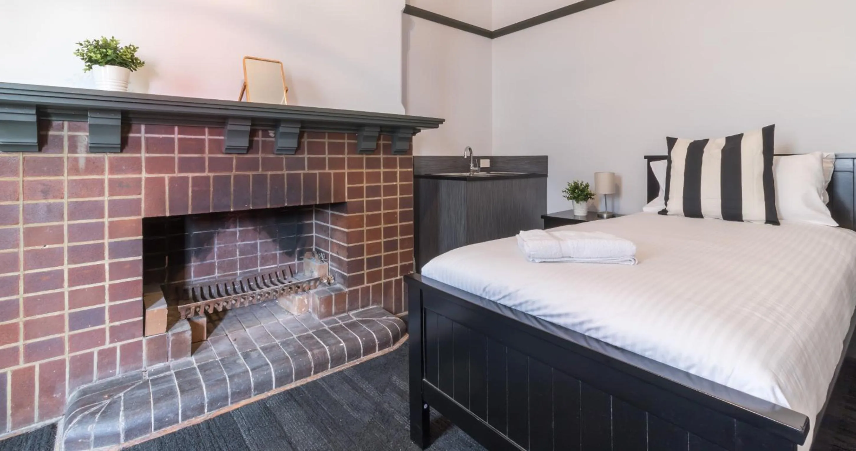 Bedroom, Bed in Royal Hotel Ryde