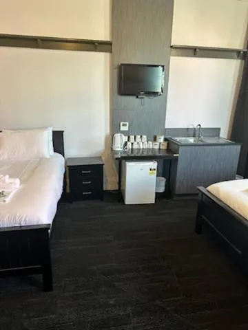 Bedroom, Bed in Royal Hotel Ryde