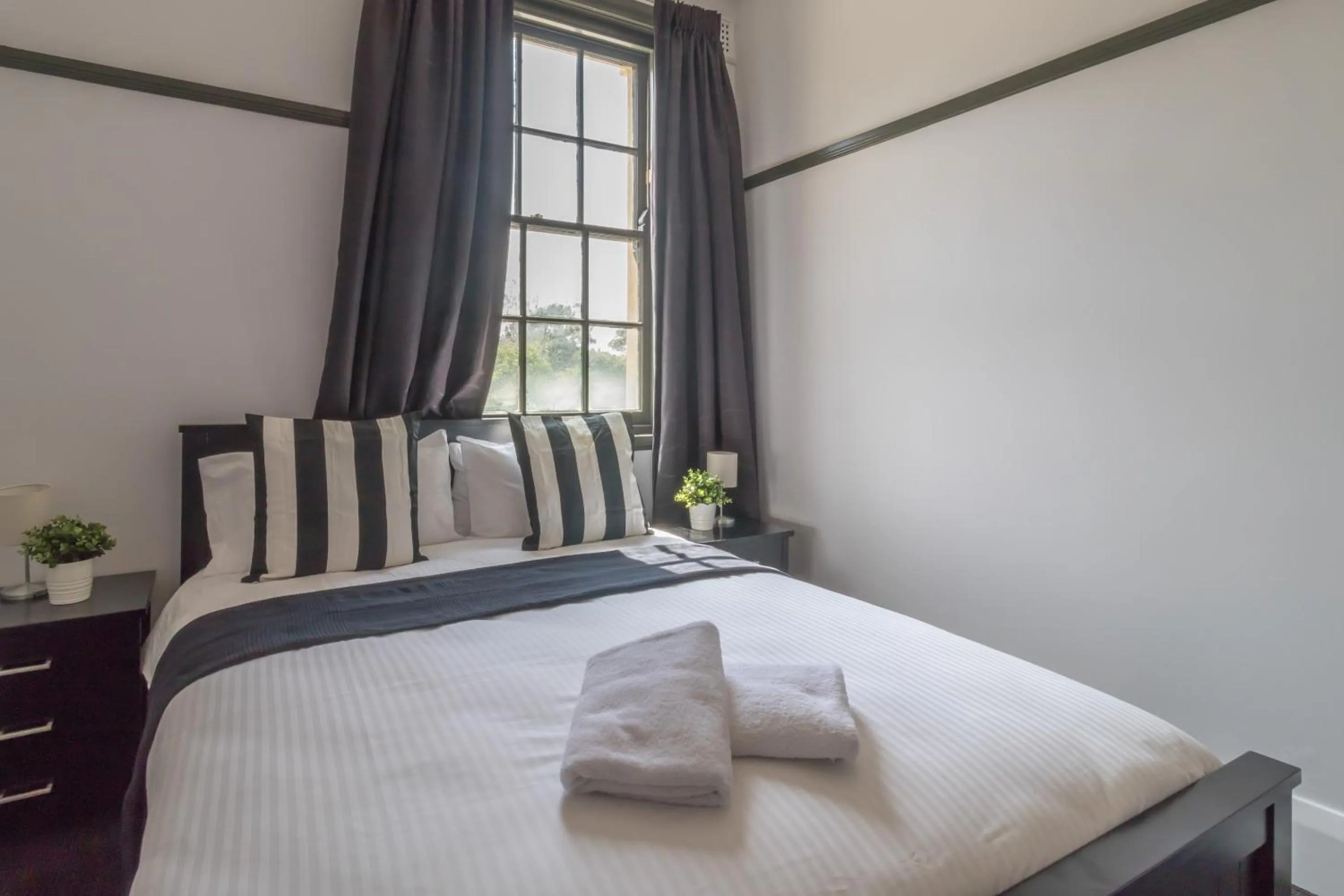 Bedroom, Bed in Royal Hotel Ryde