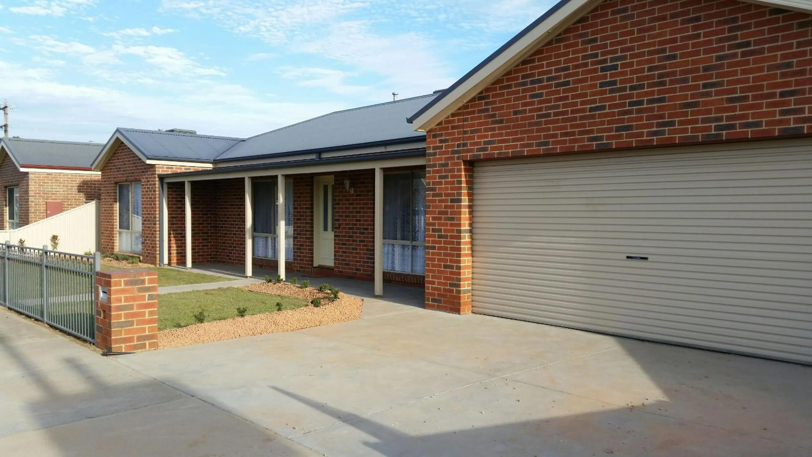 Property building in Numurkah Self Contained Apartments - The Saxton