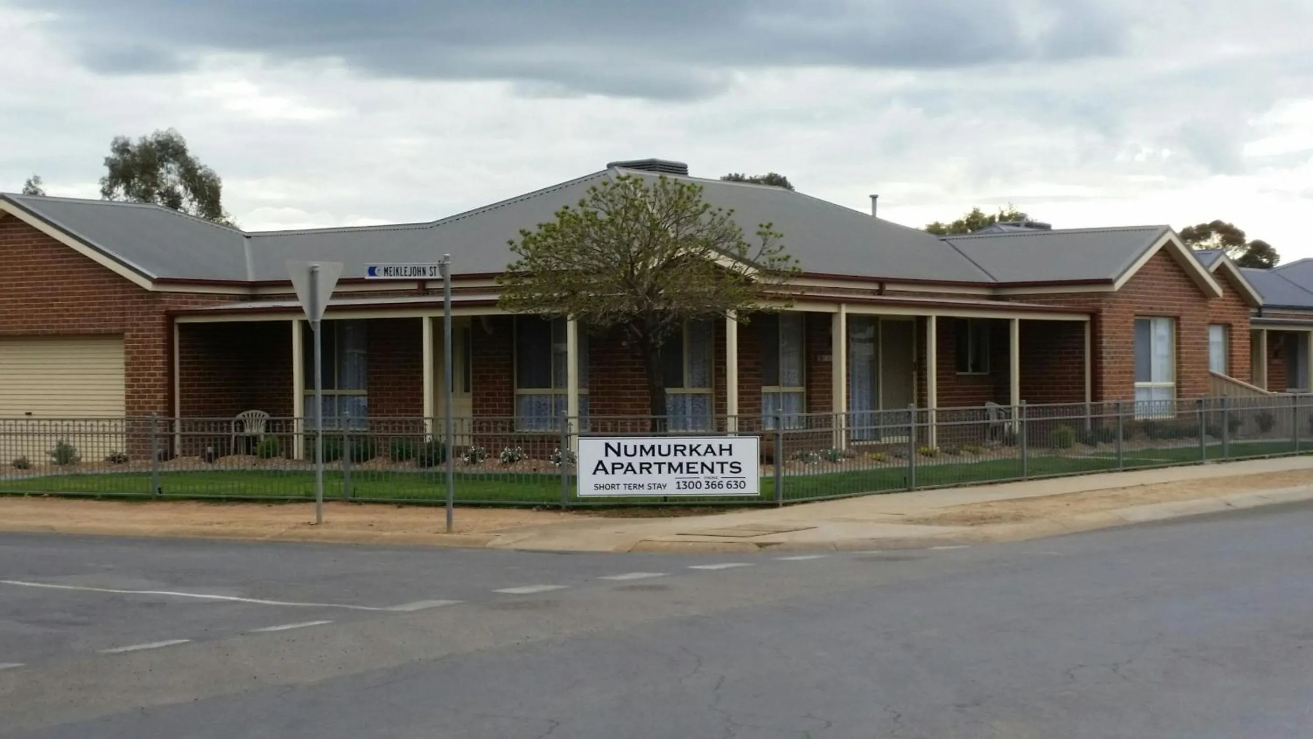 Property building in Numurkah Self Contained Apartments - The Saxton