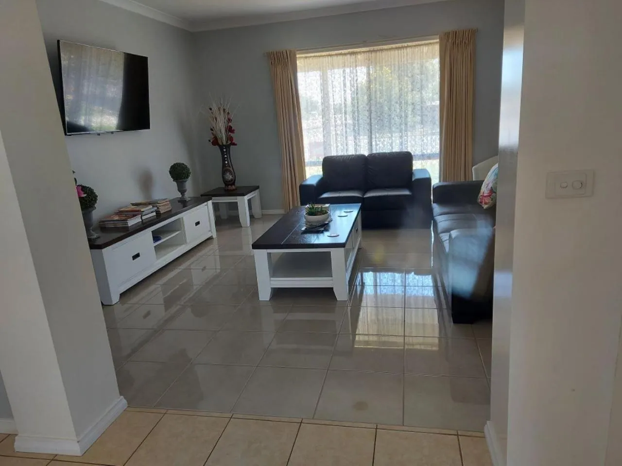 Property building in Numurkah Self Contained Apartments - The Saxton
