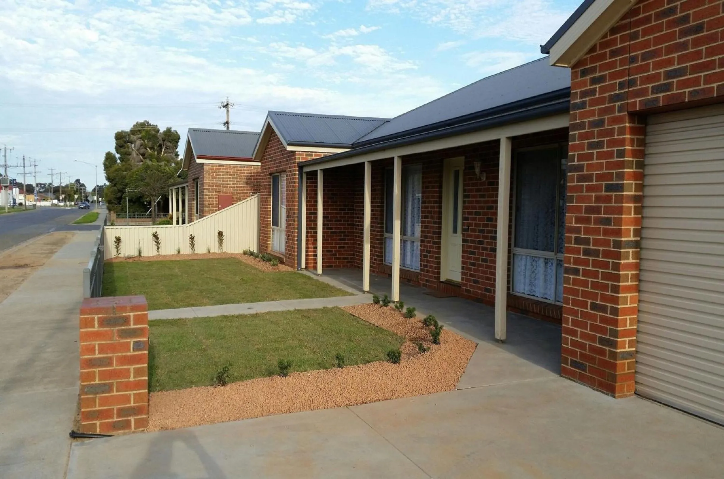 Property building in Numurkah Self Contained Apartments - The Saxton