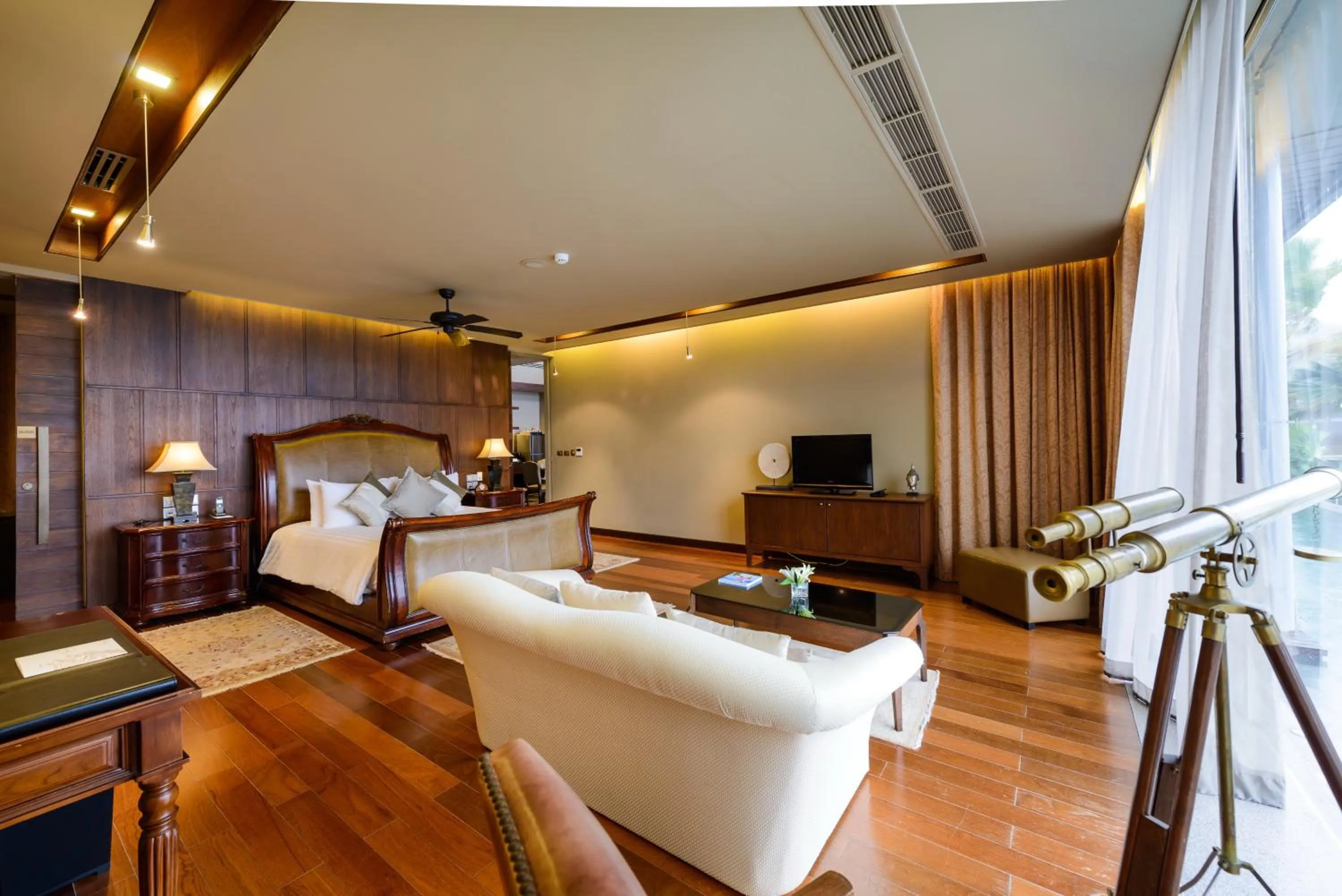 Bedroom, Bed in Impiana Private Villas Kata Noi