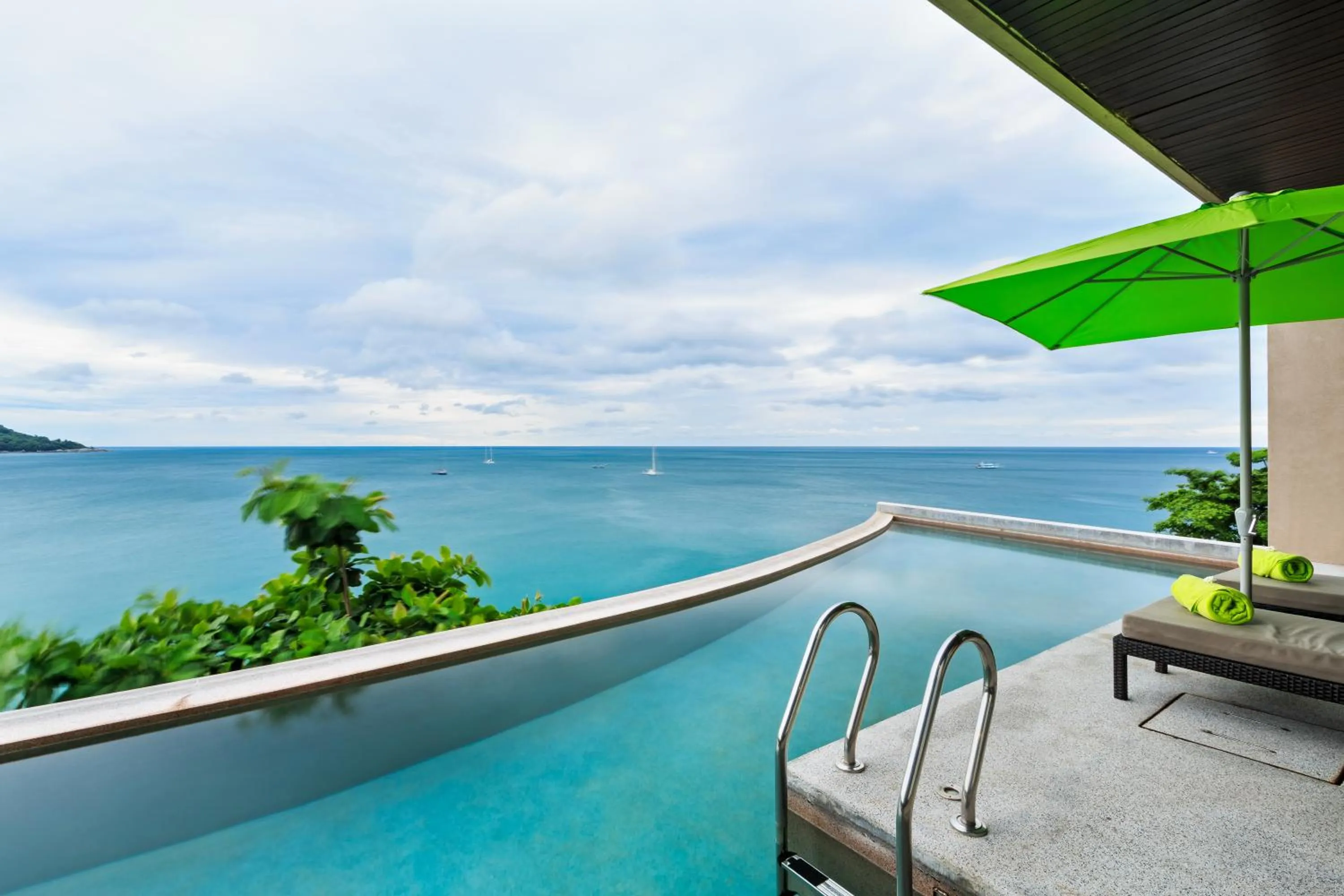 Swimming pool in Impiana Private Villas Kata Noi