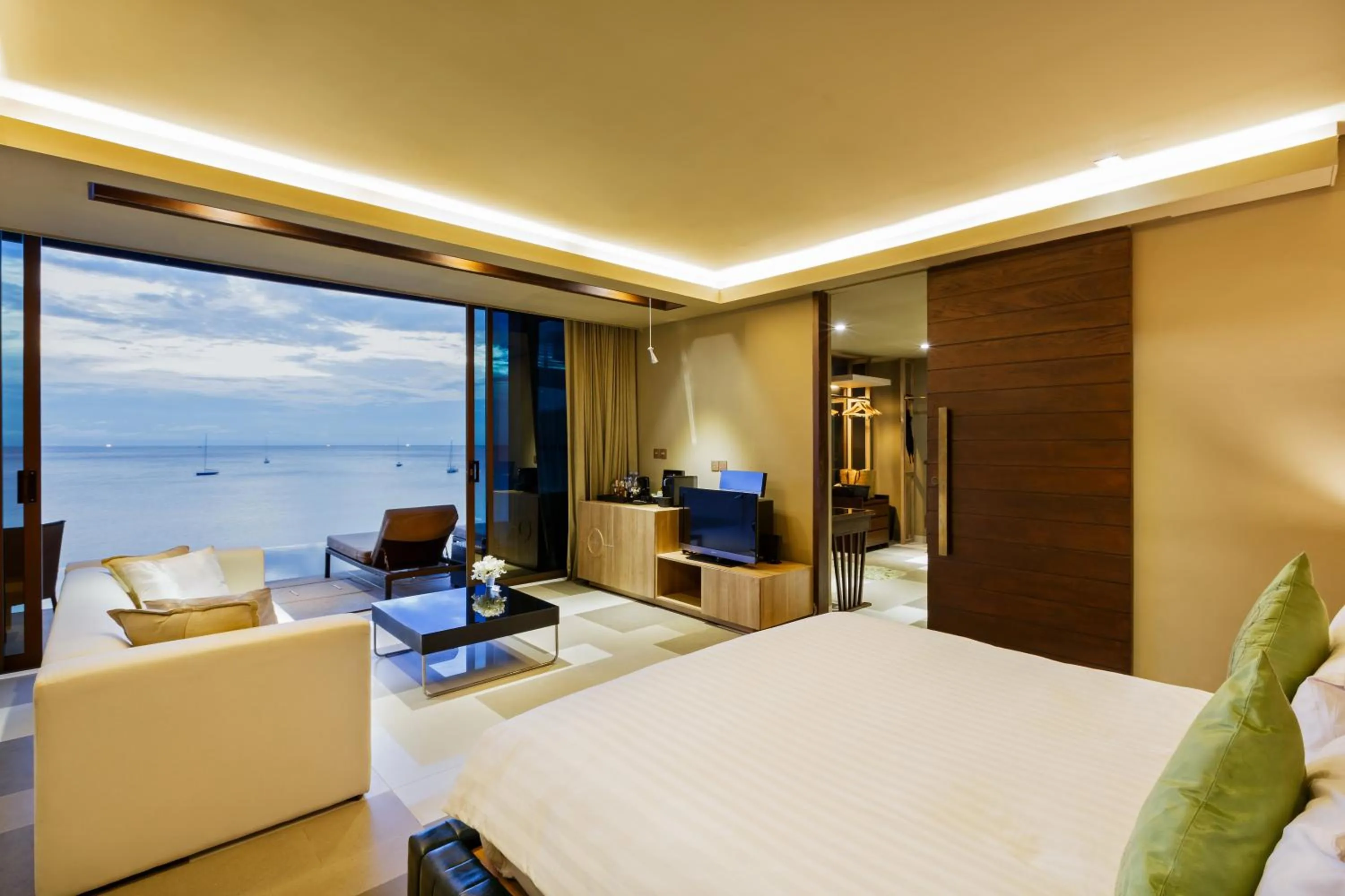 Bedroom, Bed in Impiana Private Villas Kata Noi