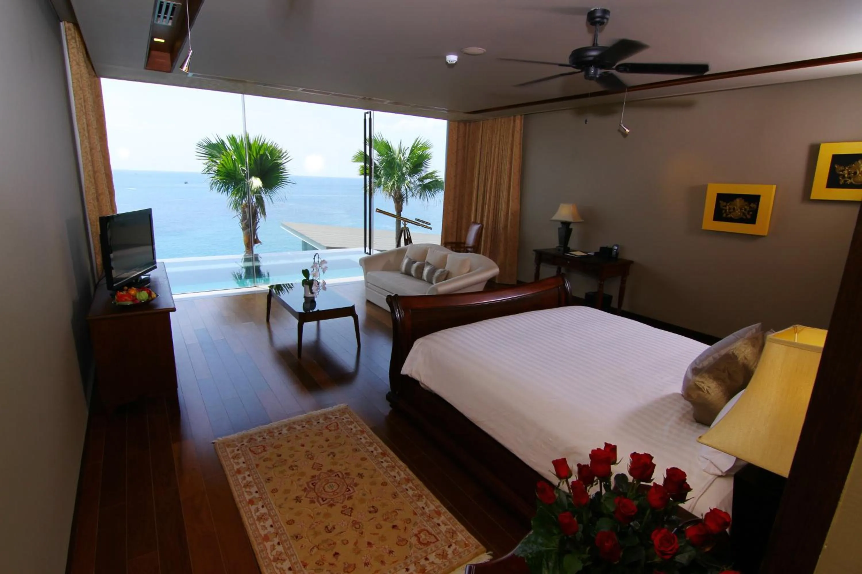Photo of the whole room, Bed in Impiana Private Villas Kata Noi