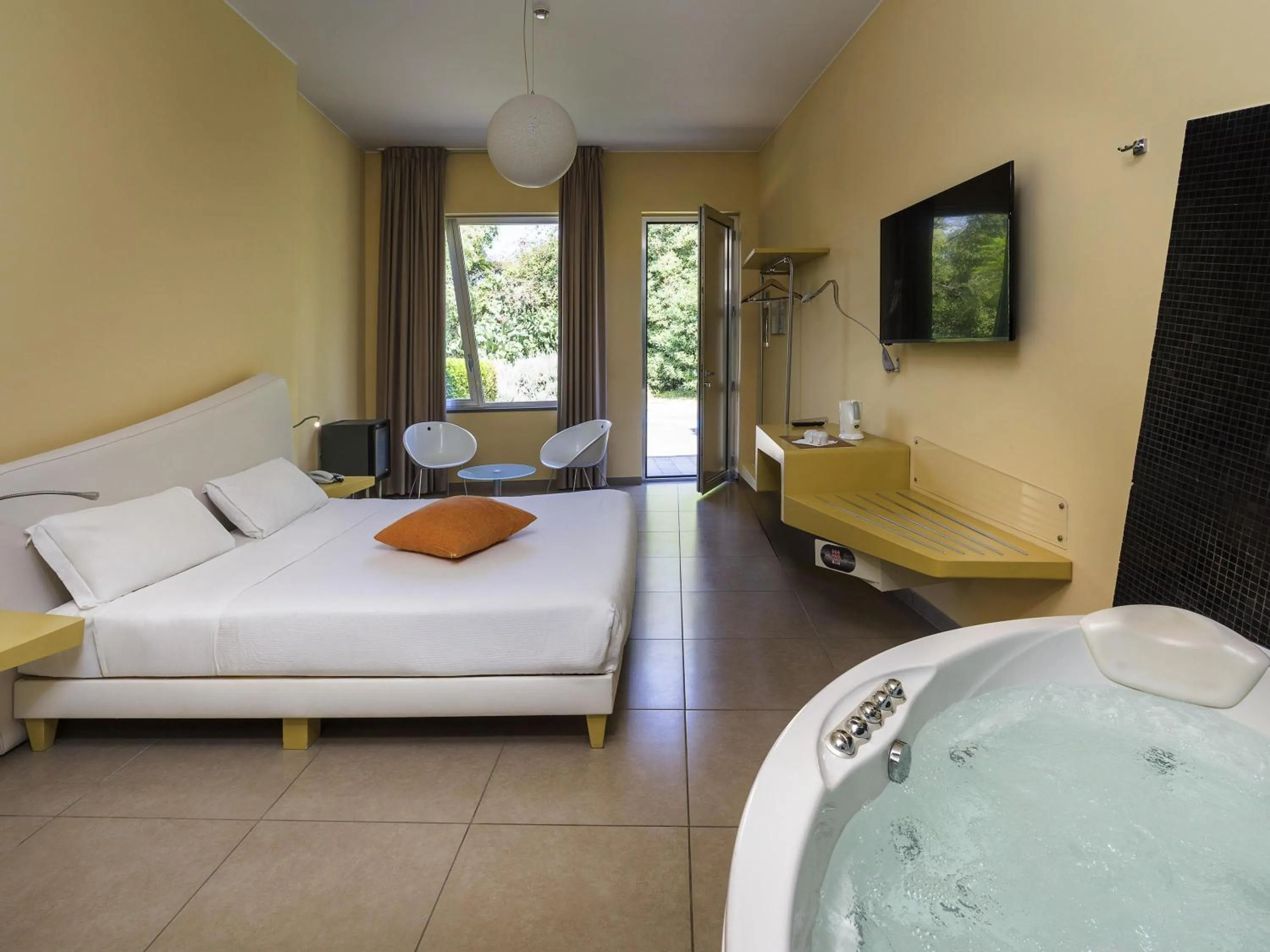 Bedroom, Bed in ibis Styles Catania Acireale