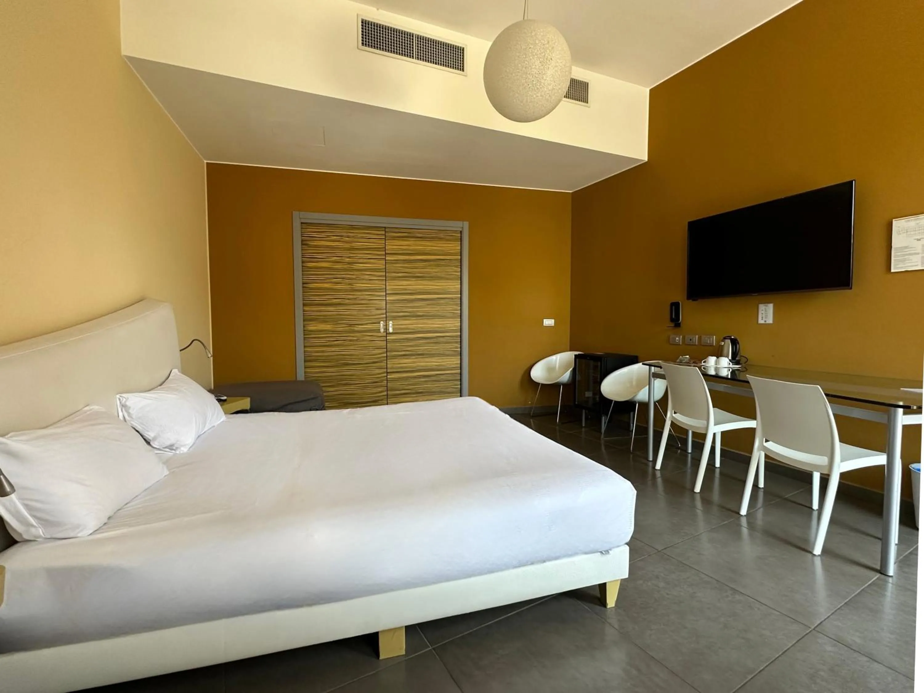 Bed in ibis Styles Catania Acireale