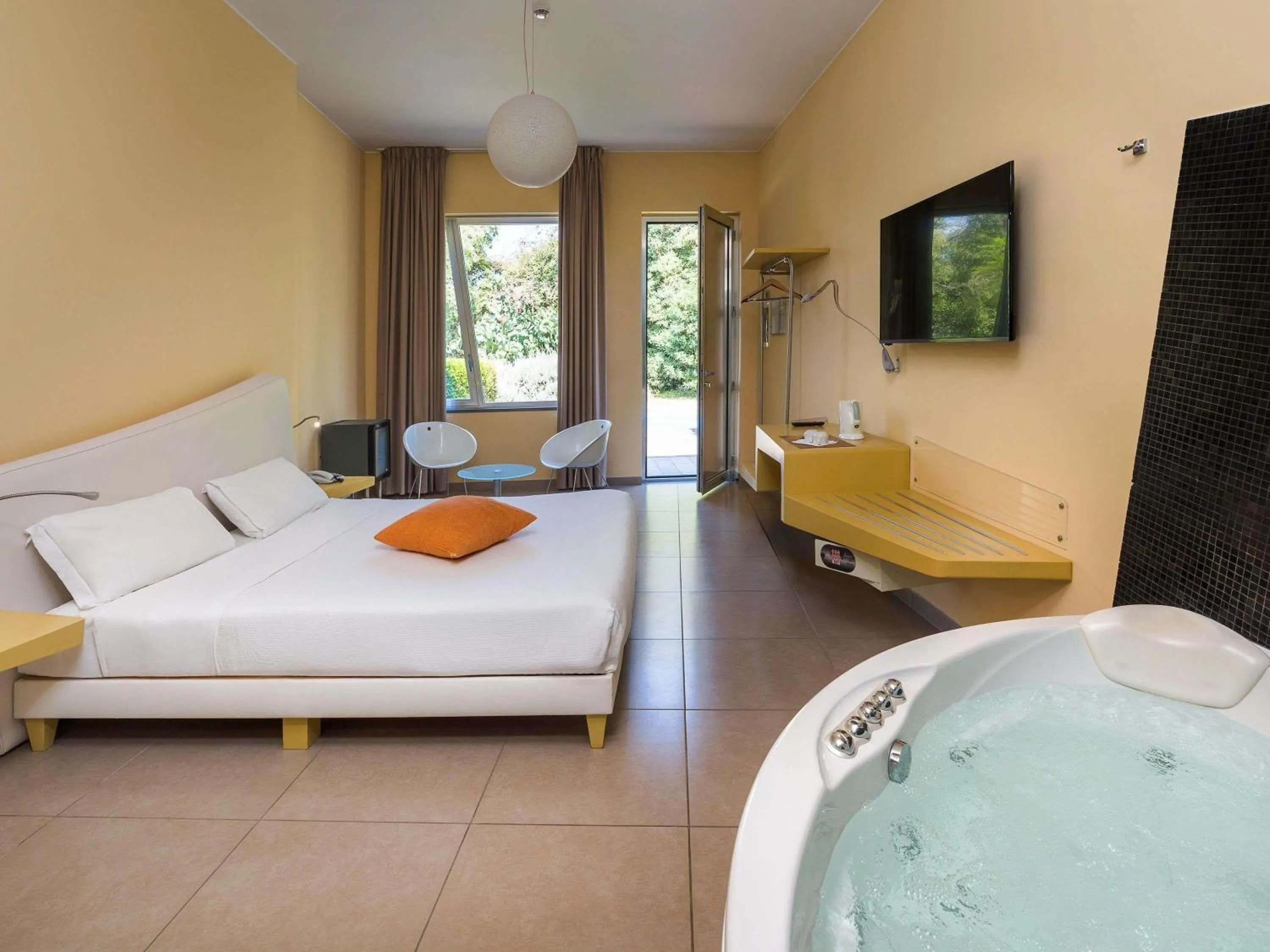 Bedroom, Bed in ibis Styles Catania Acireale