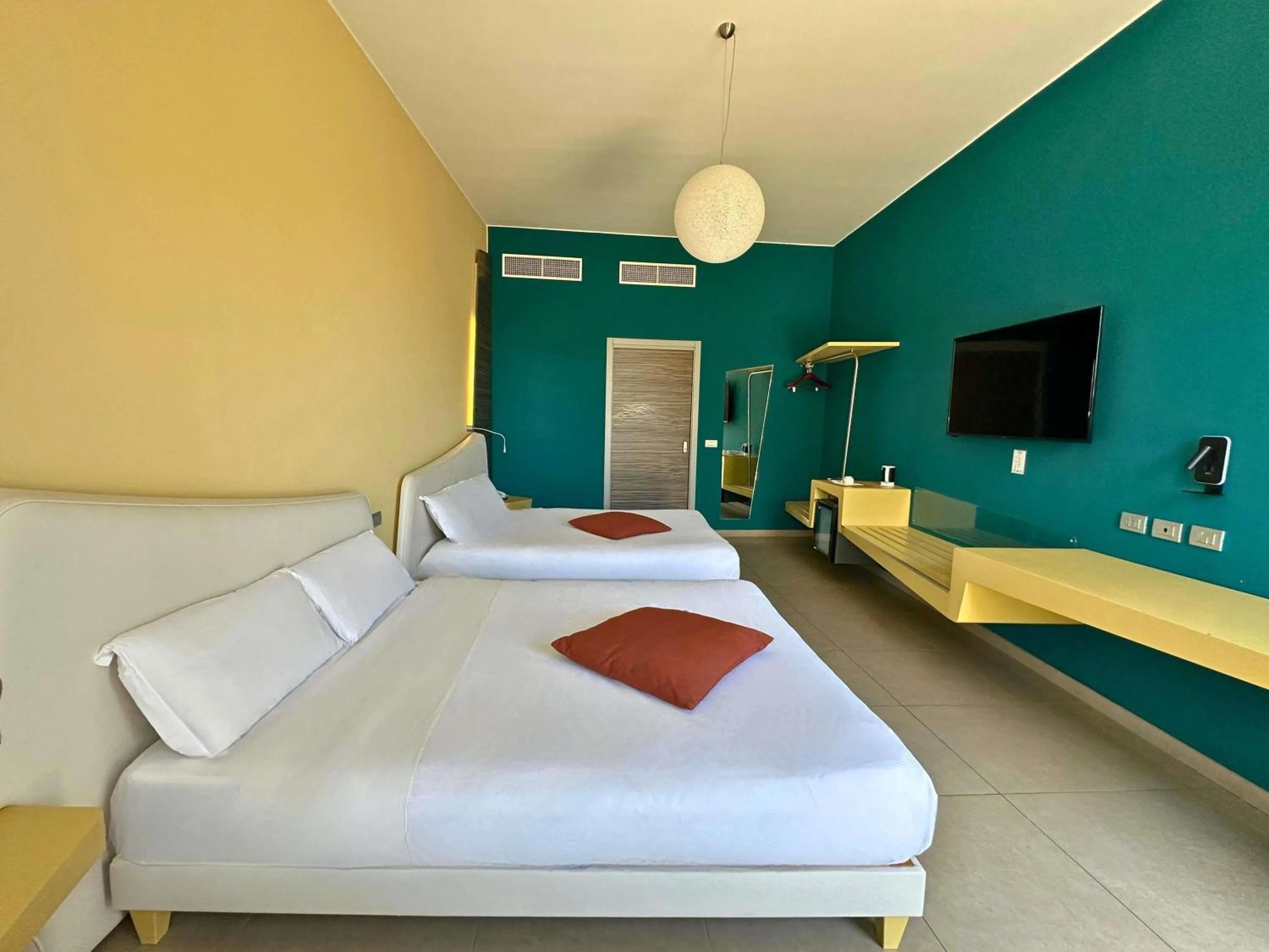 Bedroom, Bed in ibis Styles Catania Acireale