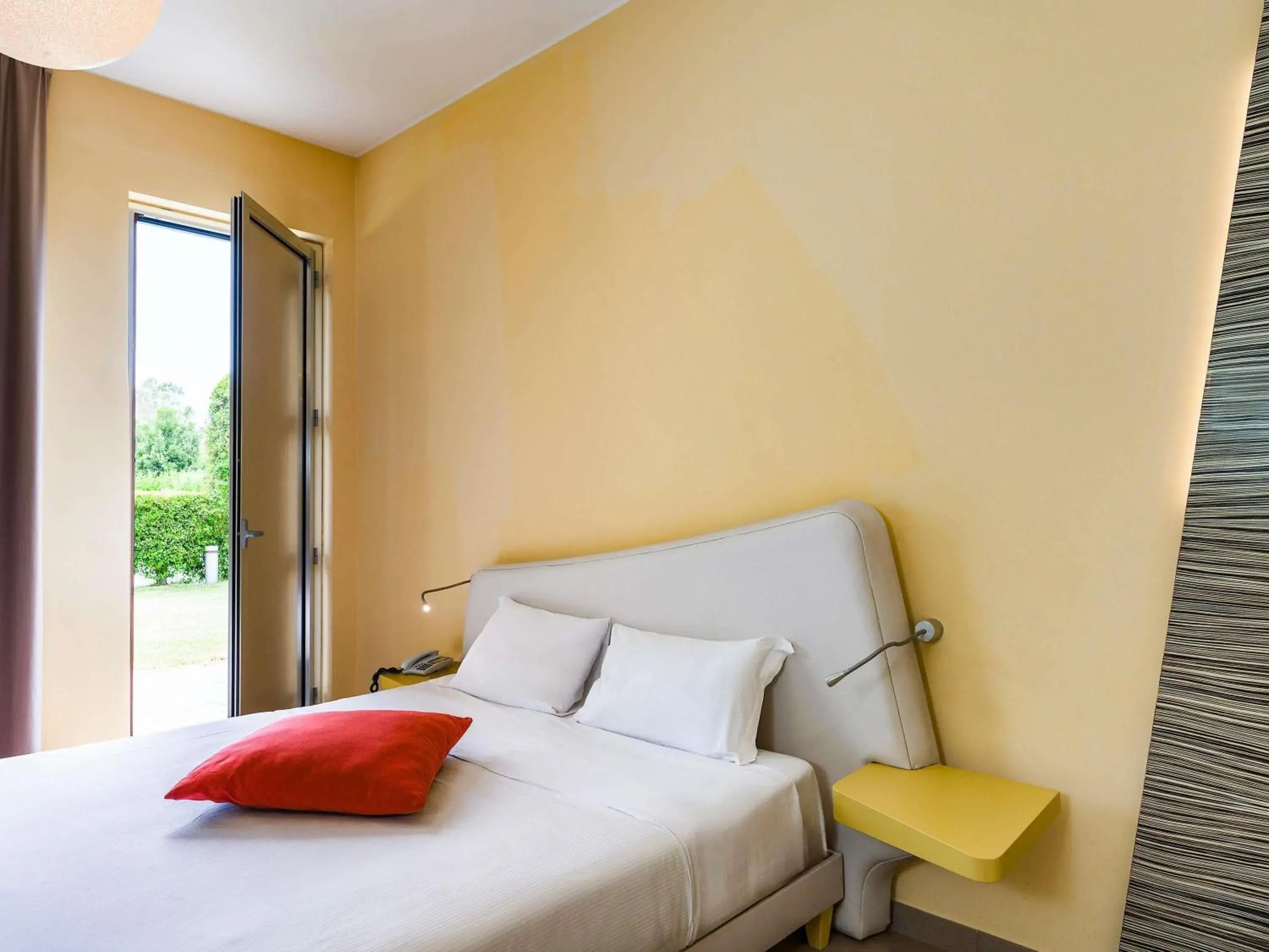 Bedroom, Bed in ibis Styles Catania Acireale Bedroom, Bed in ibis Styles Catania Acireale