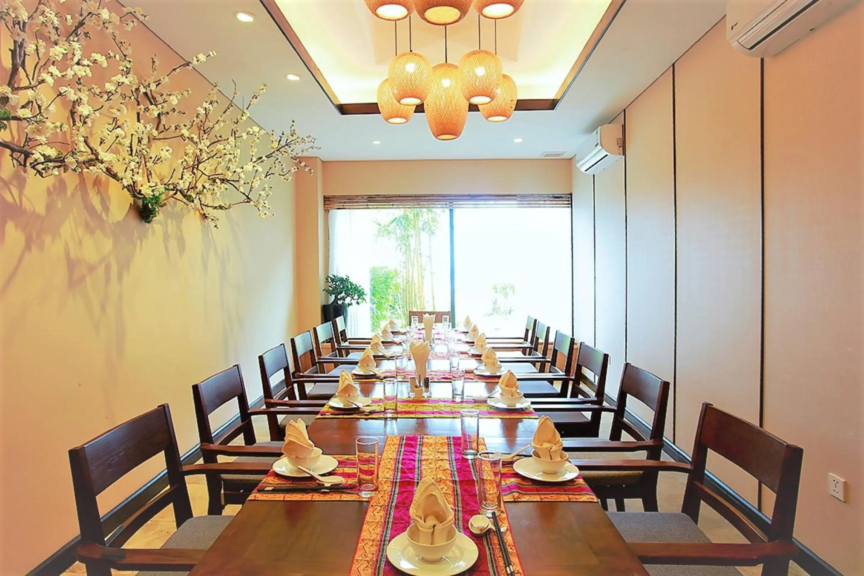 Restaurant/places to eat in Serena Kim Boi Resort - Hoa Binh