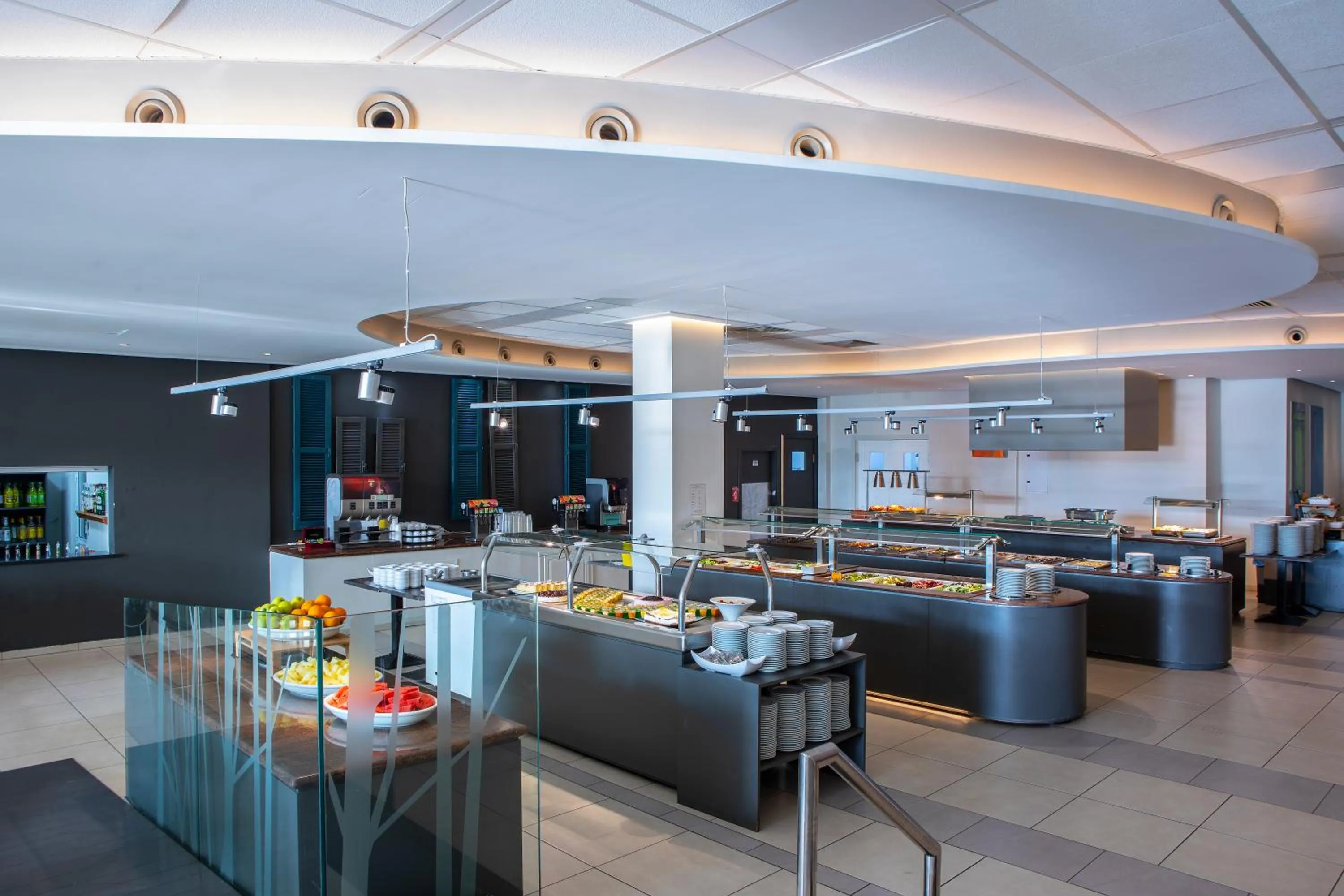 Restaurant/places to eat in Mayfair Hotel