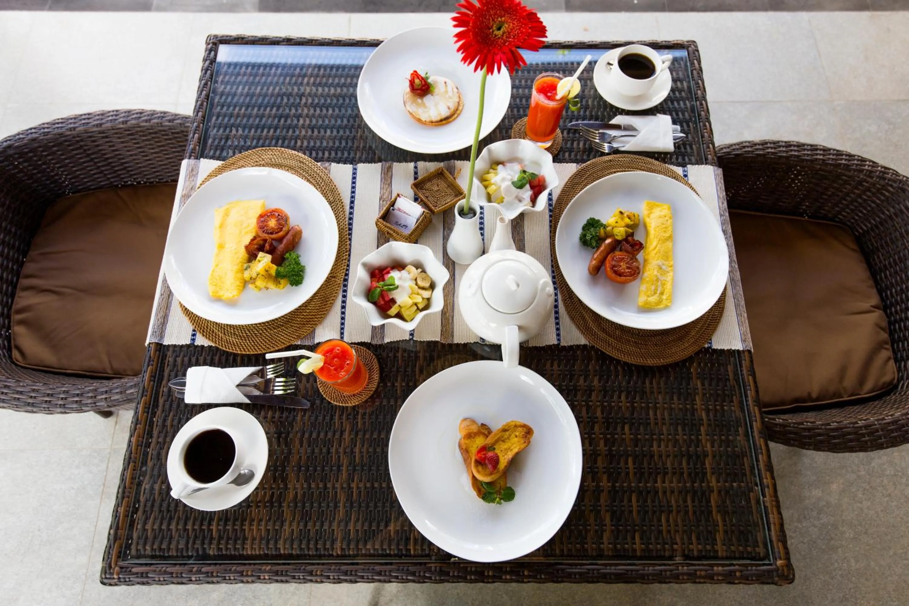 Dining area in Alosta Luxury Private Villa
