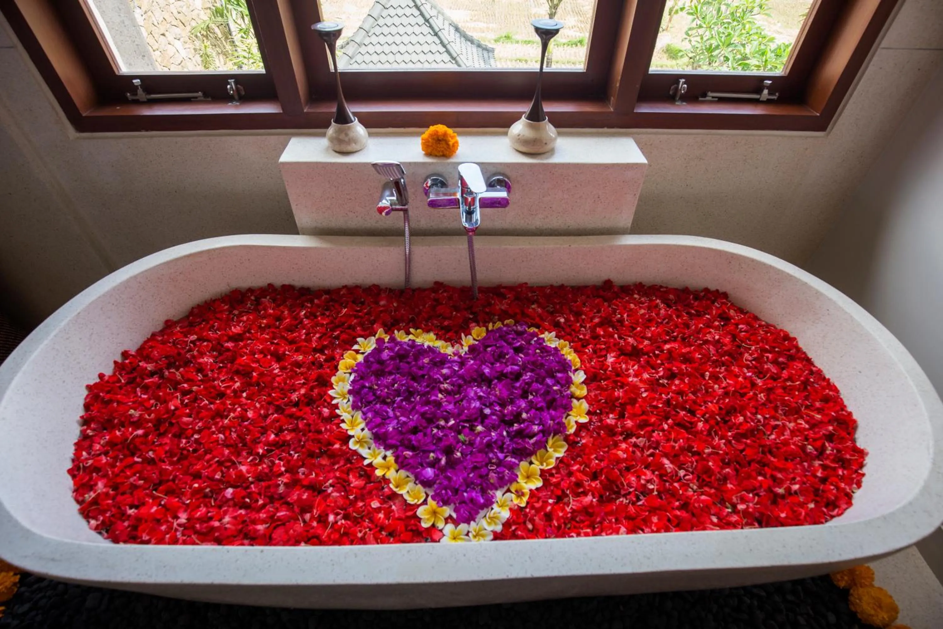 Bathroom in Alosta Luxury Private Villa